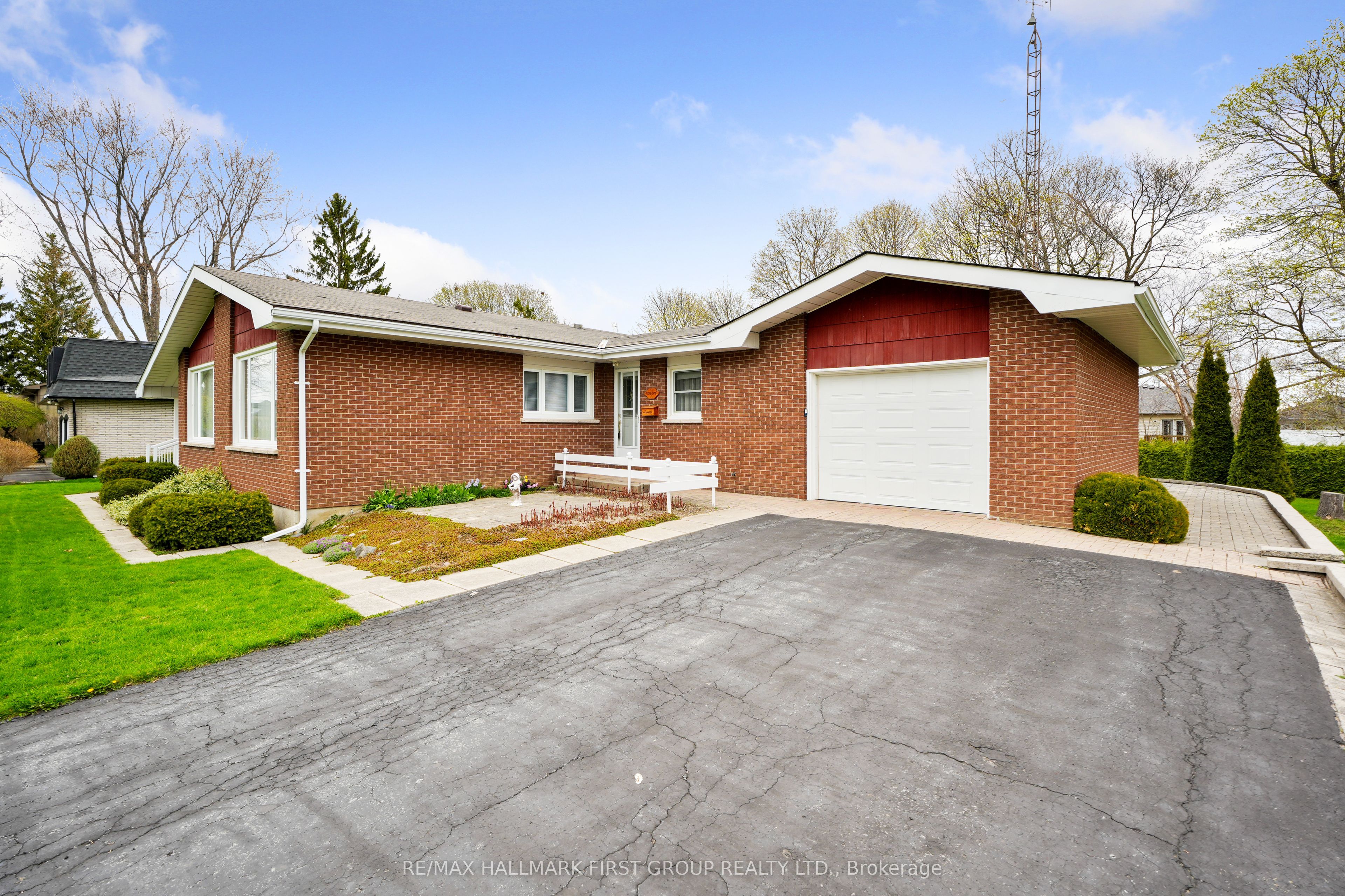 12 Maplewood Boulevard, Cobourg, ON K9A 4J3 photo 3