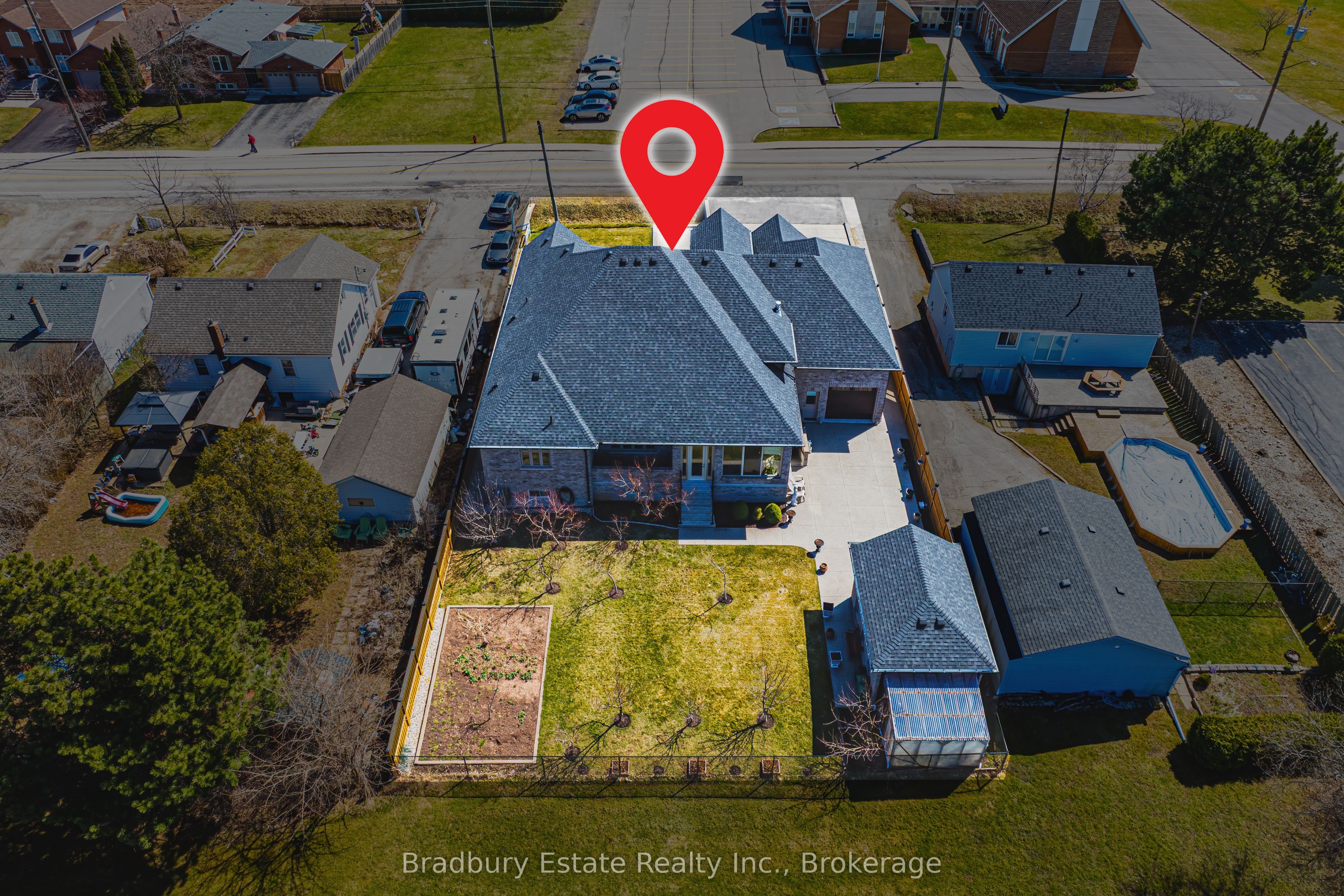 221 Glover Road, Hamilton, ON L8E 5H6