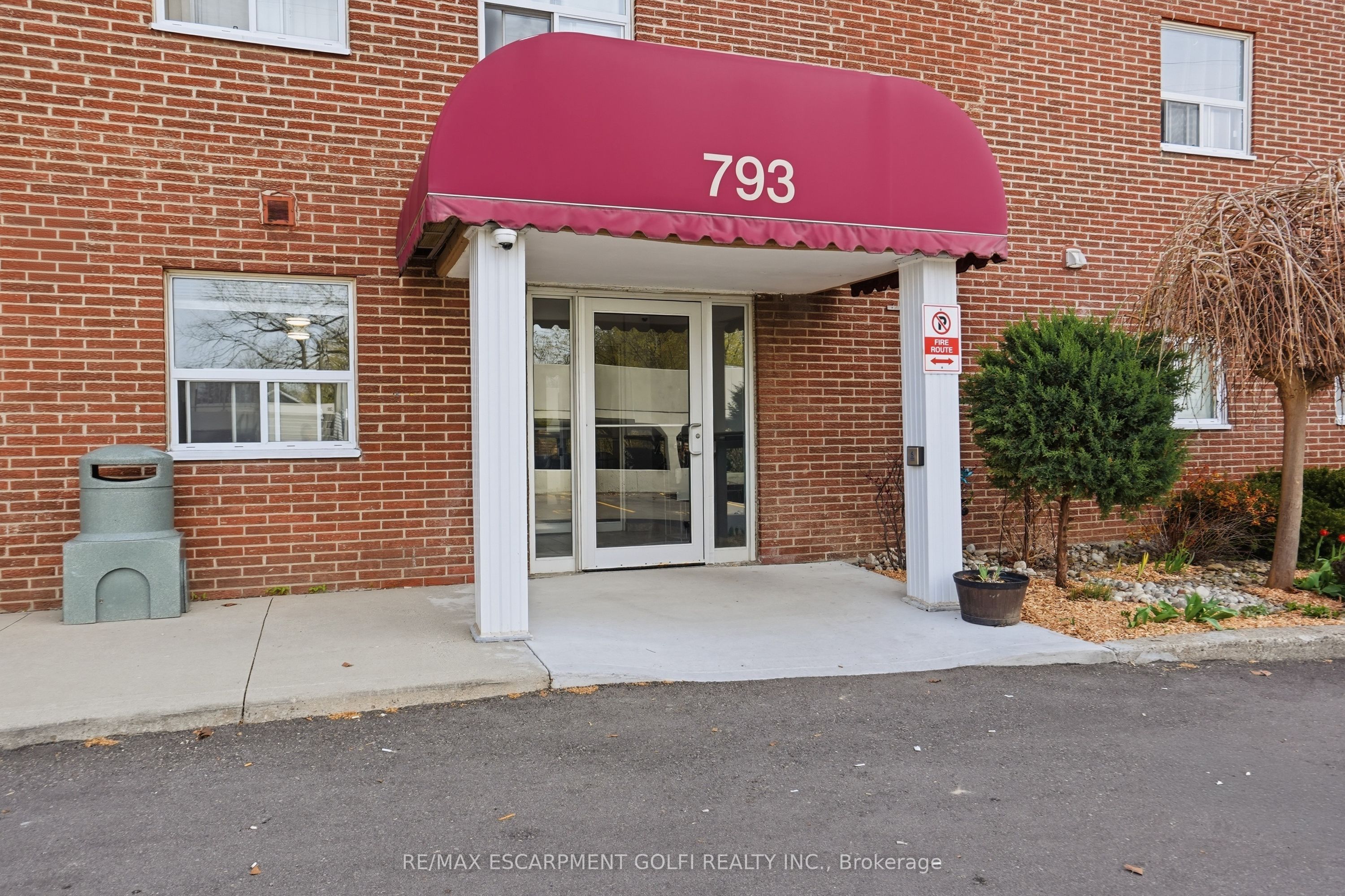 793 Colborne Street E 512, Brantford, ON N3S 7J3 photo 2