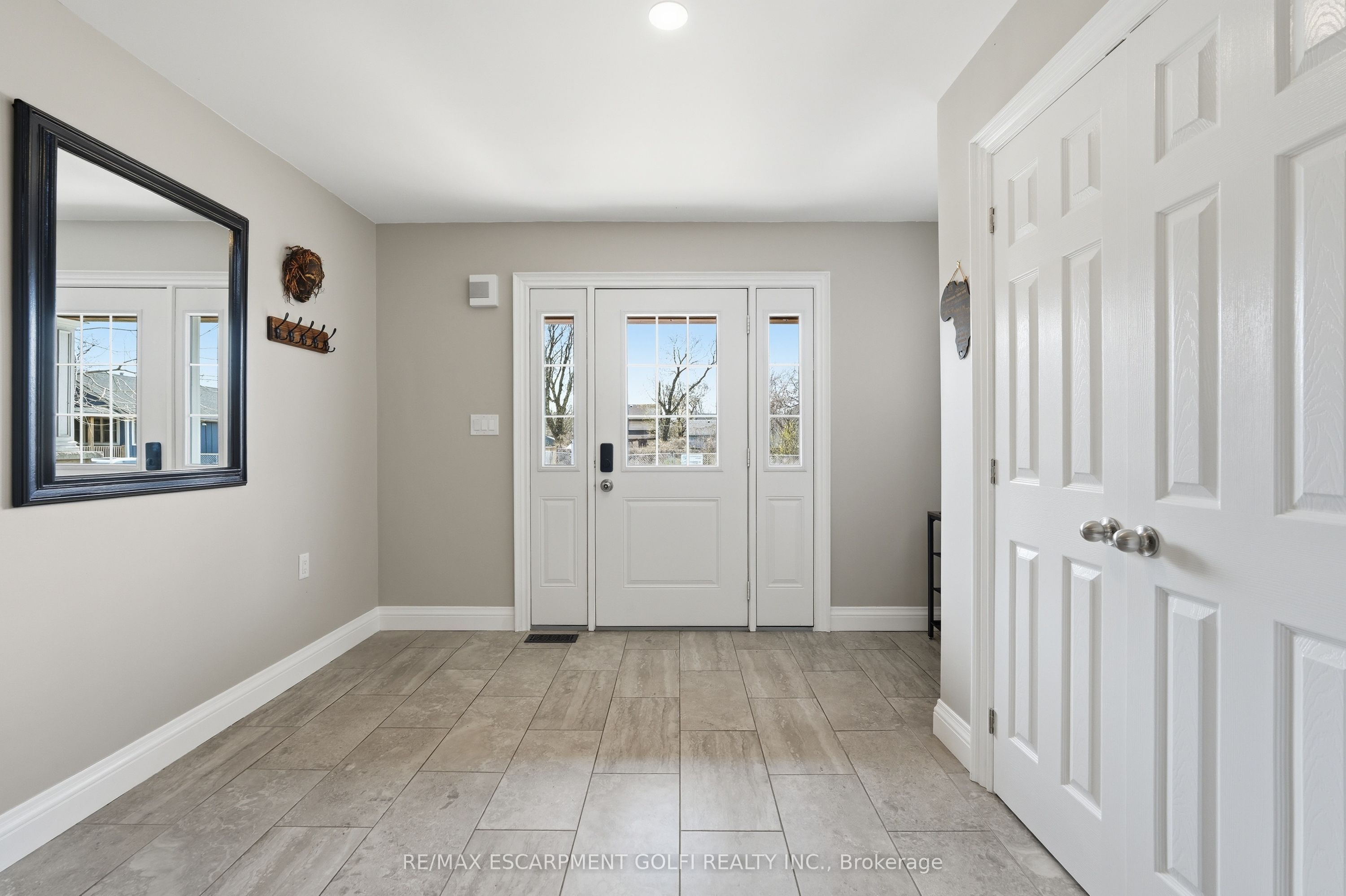3 REMBE Avenue, Hamilton, ON L8H 7G5 photo 4