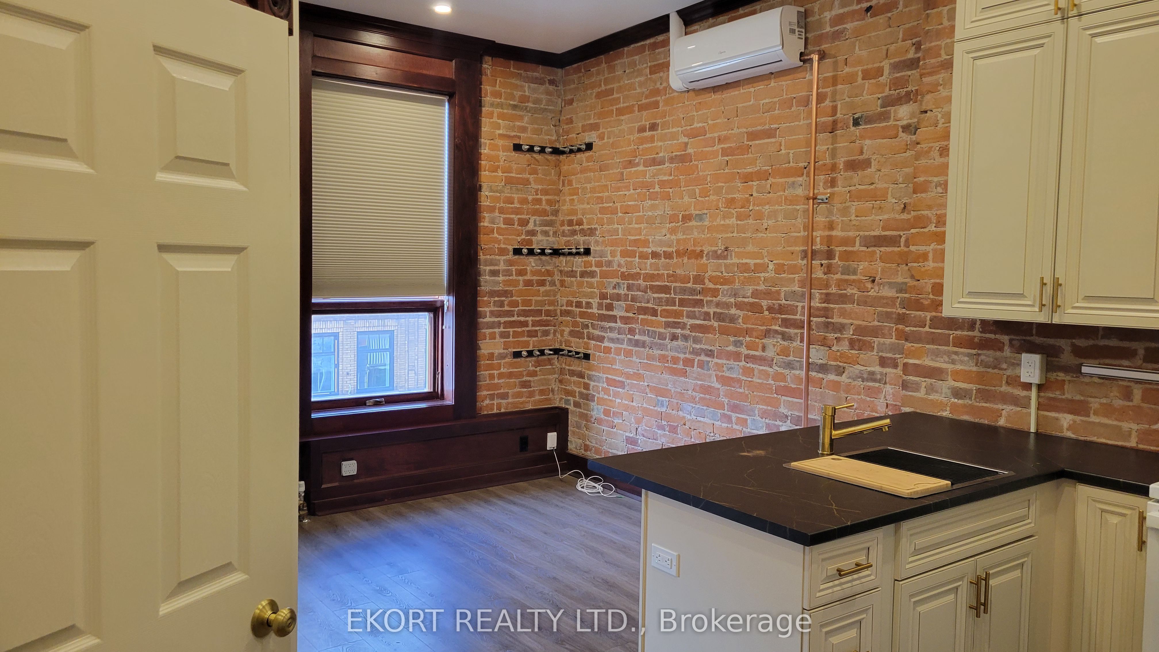 251 Front Street 5, Belleville, ON K8N 2Z6 photo 3