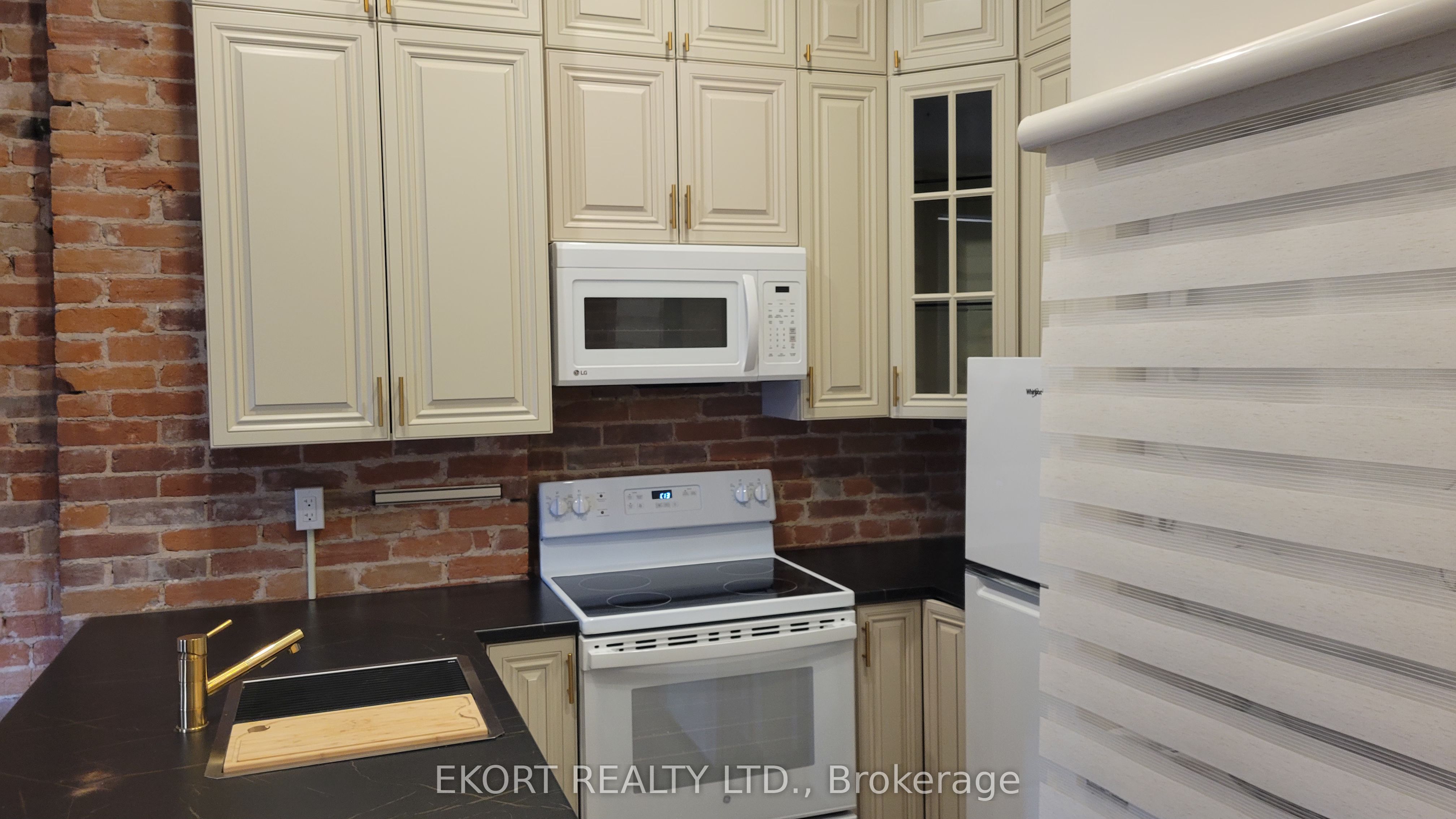 251 Front Street 5, Belleville, ON K8N 2Z6 photo 4