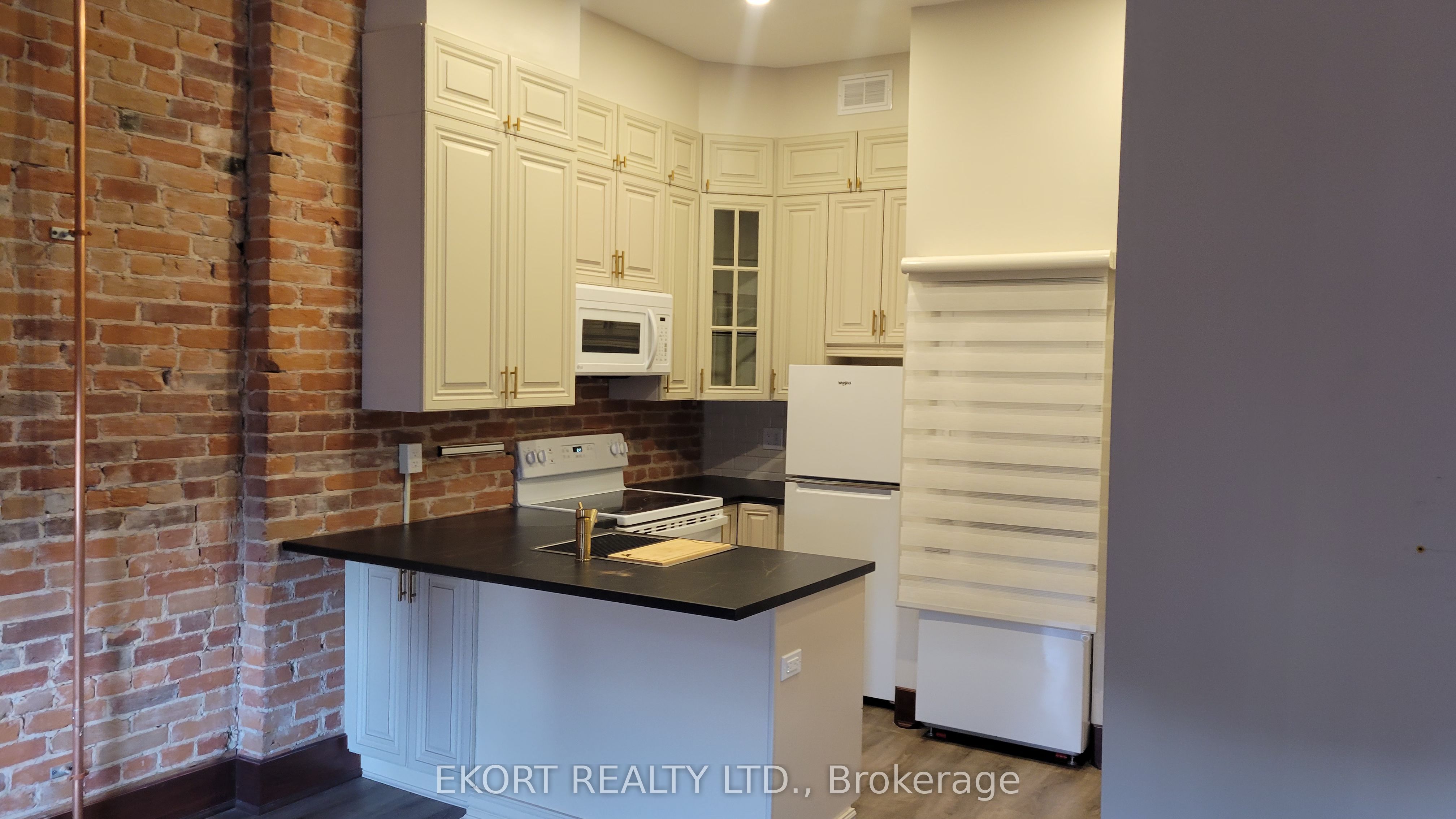 251 Front Street 5, Belleville, ON K8N 2Z6 photo 5