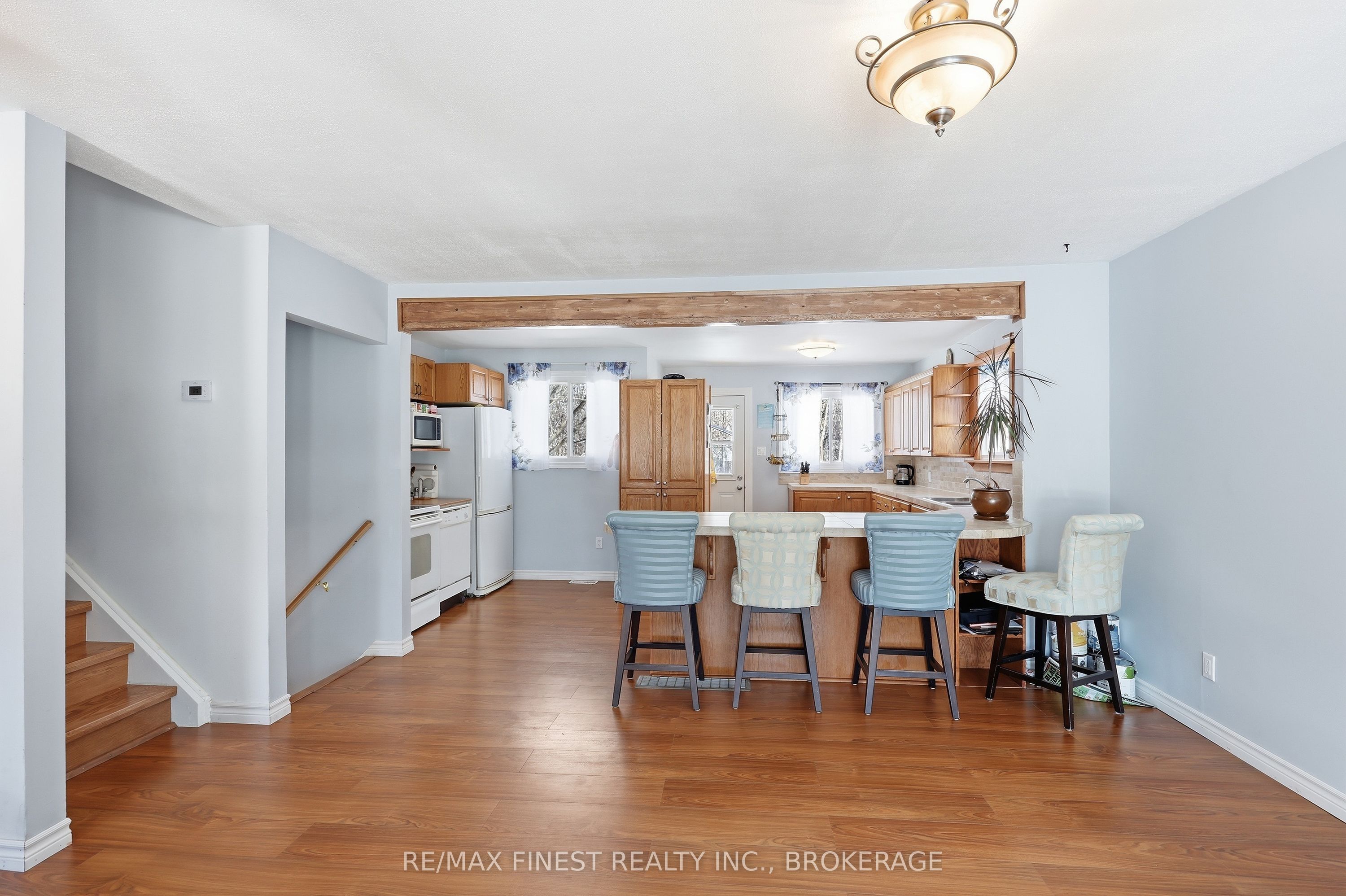 676 Laurier Boulevard, Brockville, ON K6V 5X8