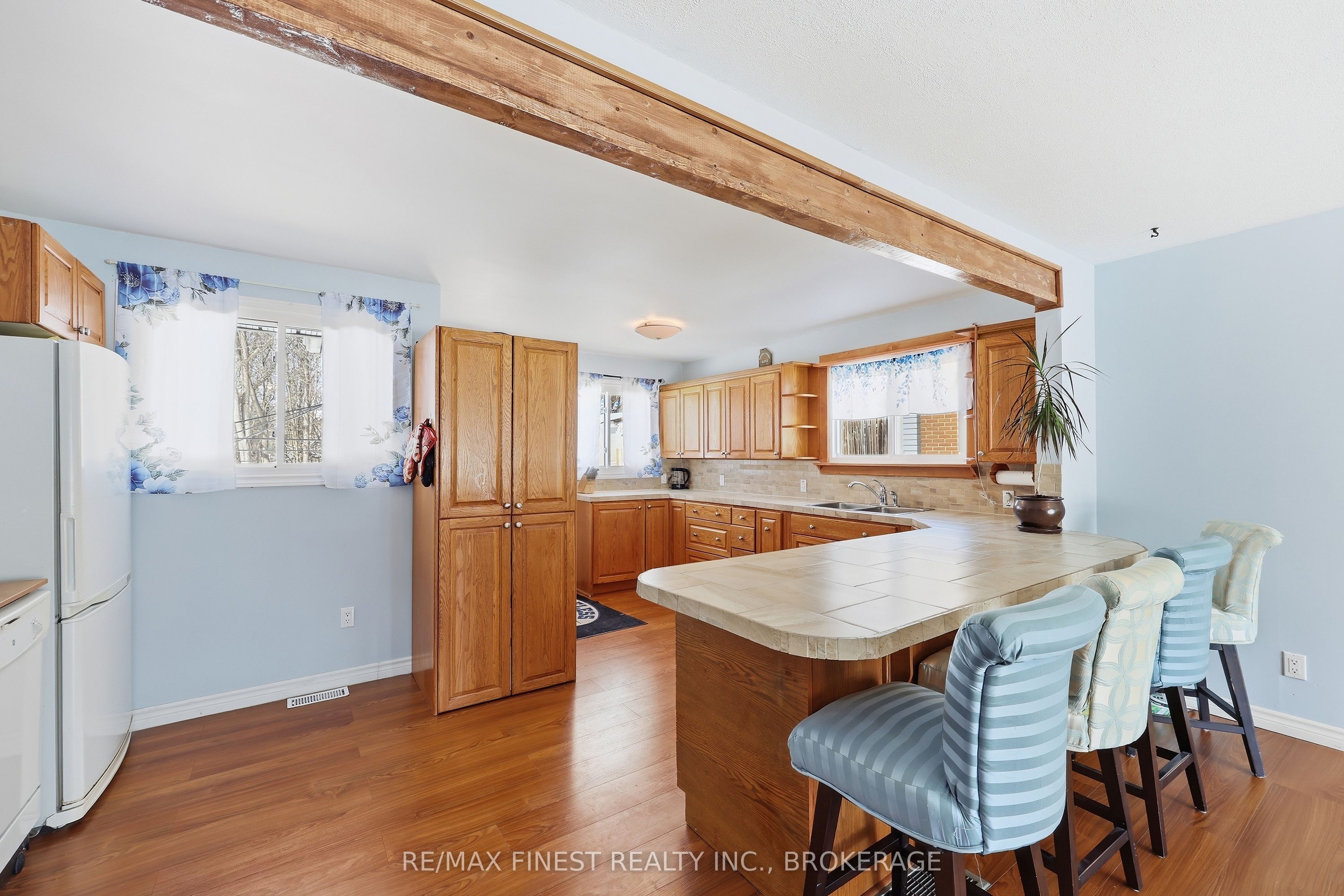 676 Laurier Boulevard, Brockville, ON K6V 5X8 photo 4