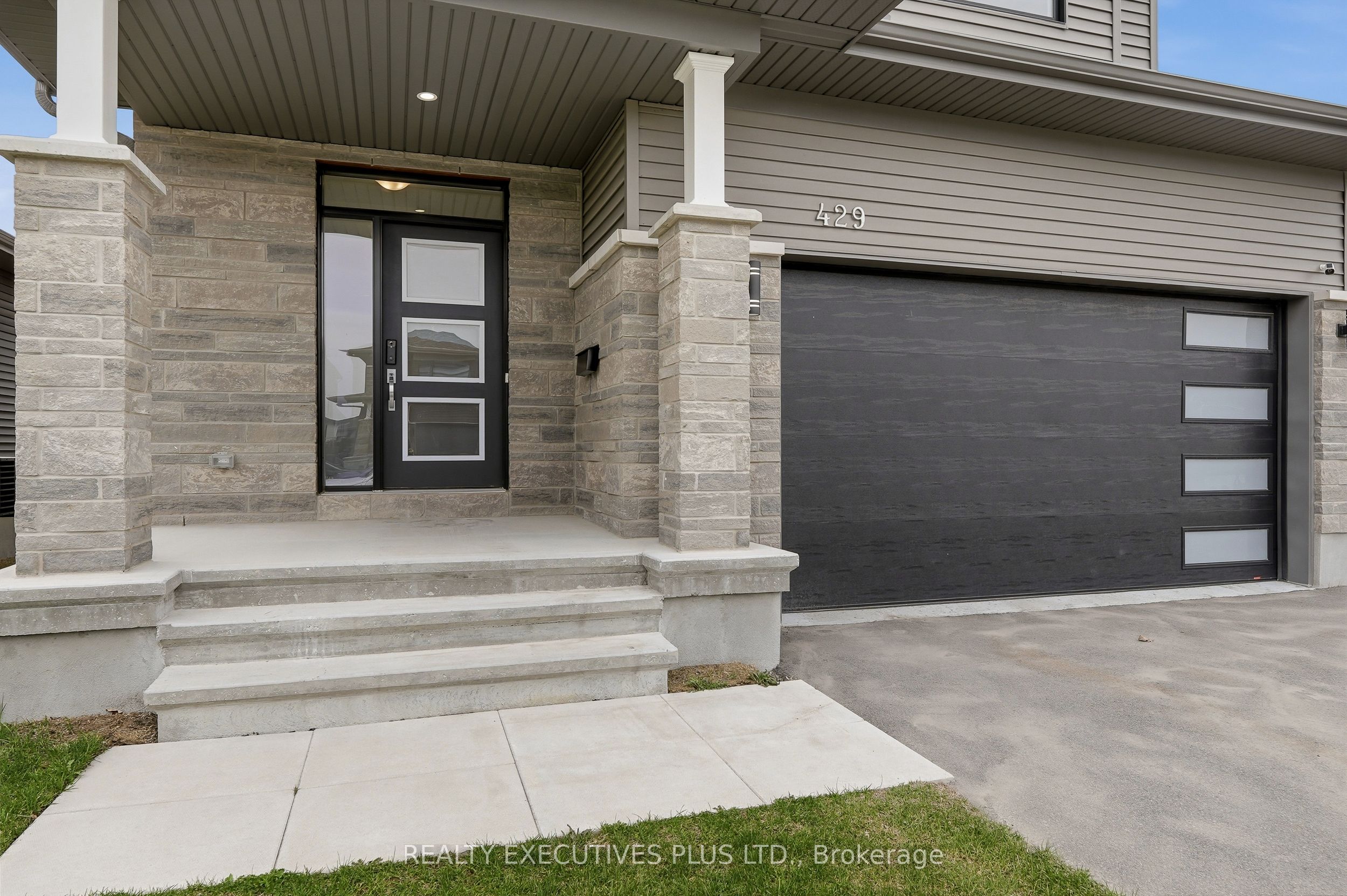 429 Sterling Avenue, Clarence-Rockland, ON K4K 0M5 photo 2