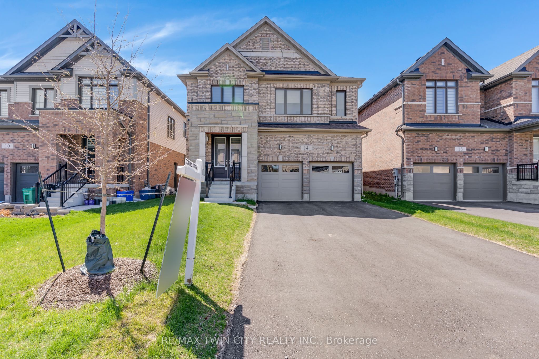 14 Mary Watson Street, North Dumfries, ON N0B 1E0 photo 2