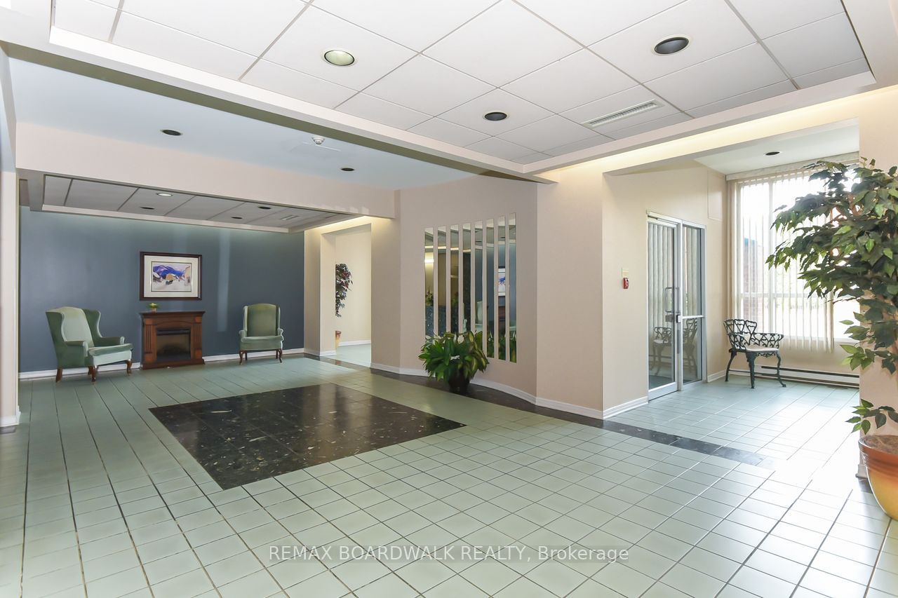 330 Centrum Boulevard 206, Orleans - Cumberland and Area, ON K1E 3W2 photo 5