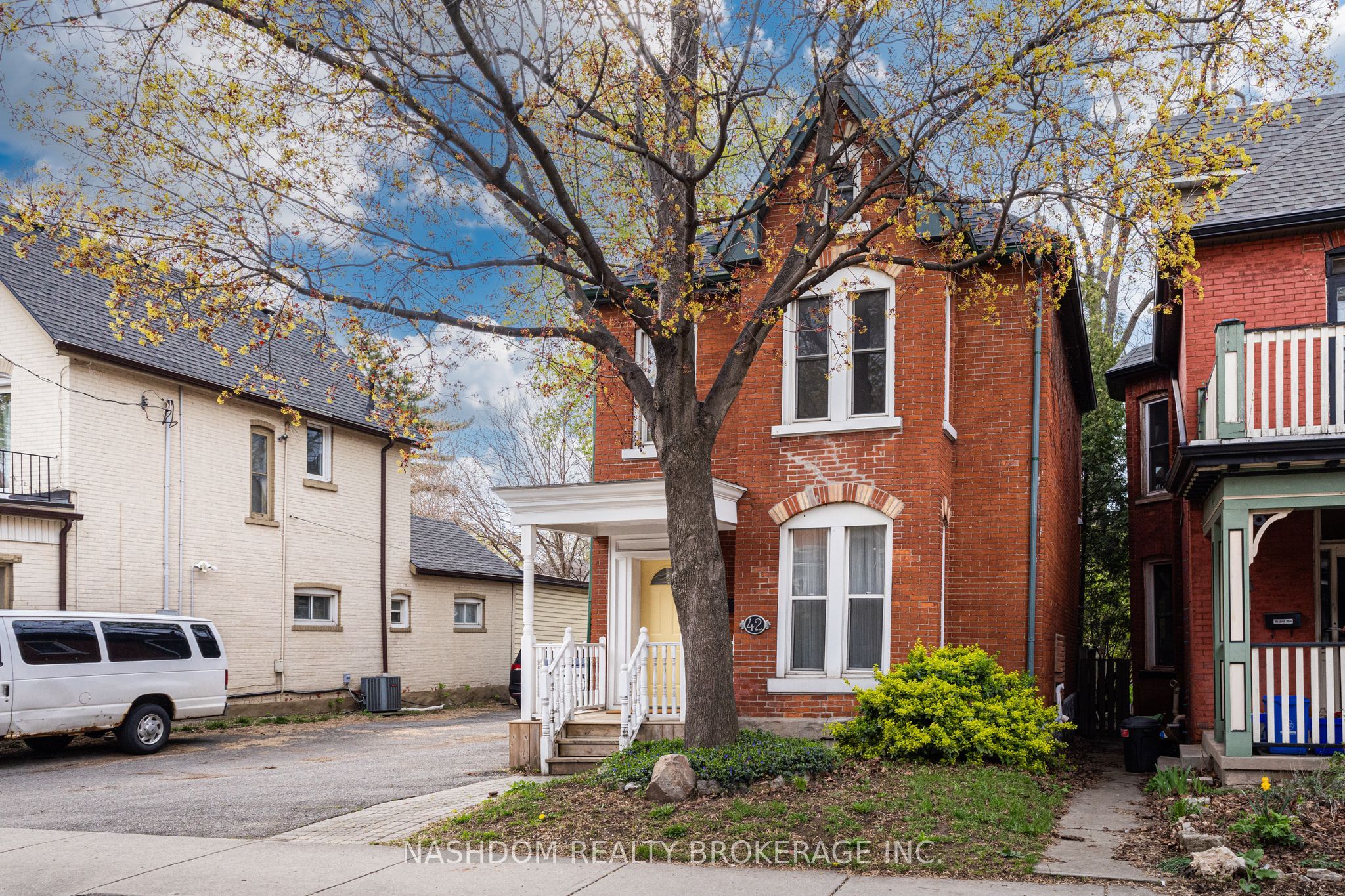 42 Erie Avenue, Hamilton, ON L8N 2W6 photo 2