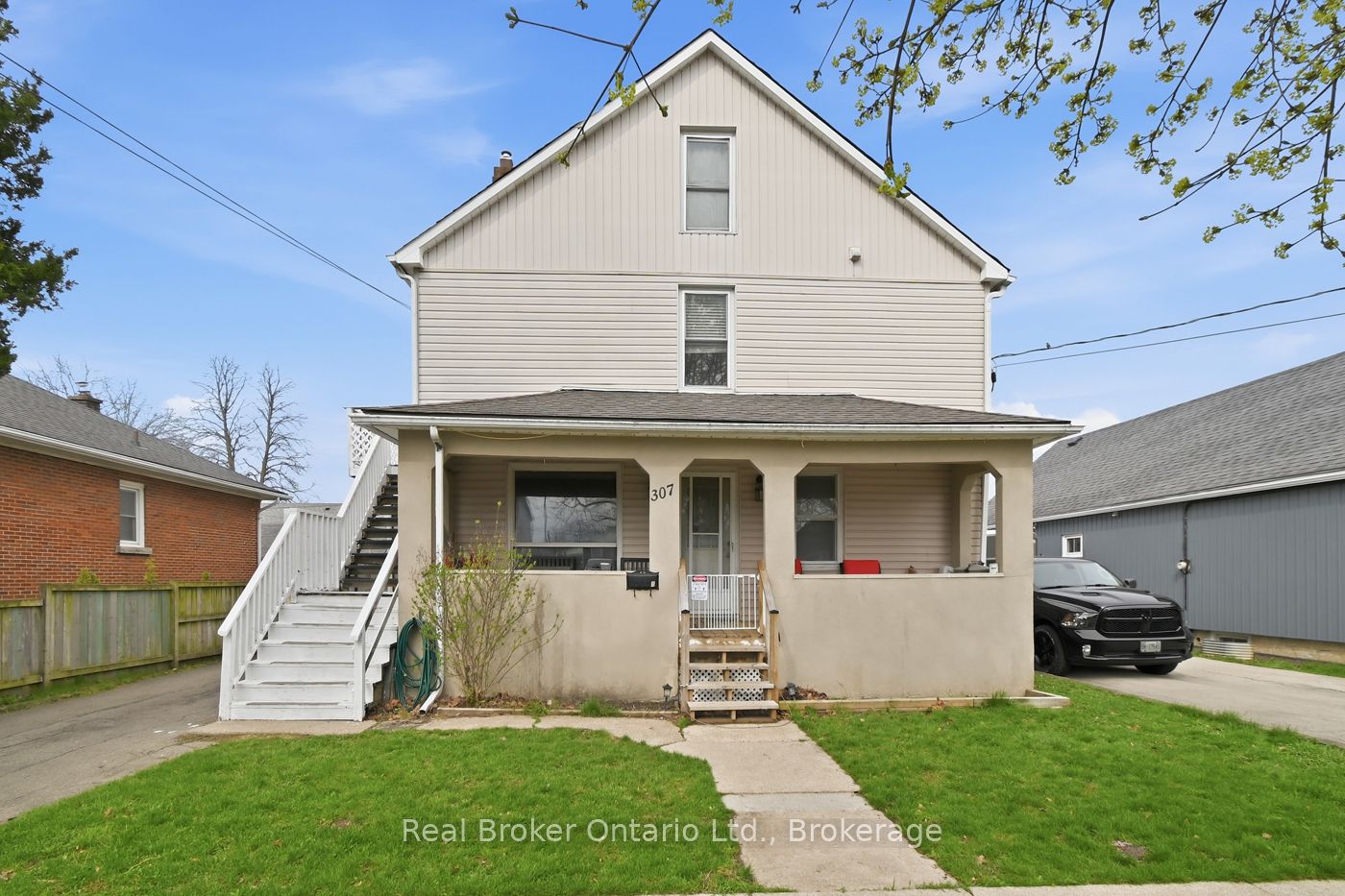 307 Wallace Avenue S, Welland, ON L3B 1R8 photo 3