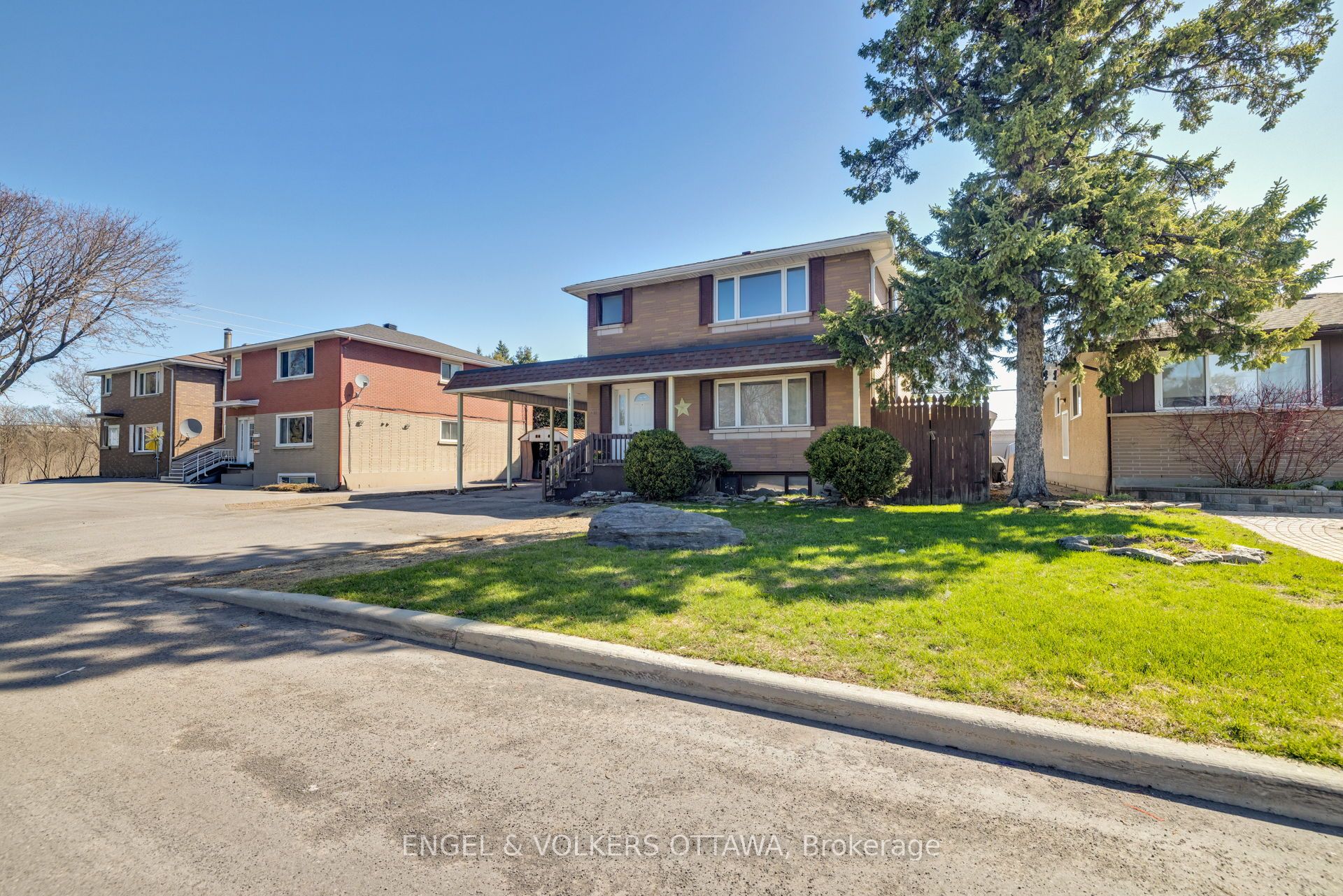 1311 S Avenue, Alta Vista and Area, ON K1G 0C4 photo 3