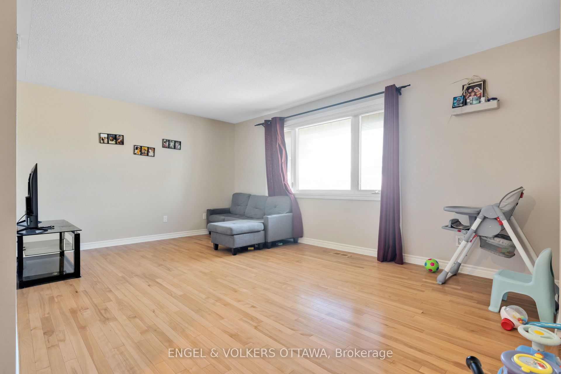 1311 S Avenue, Alta Vista and Area, ON K1G 0C4 photo 5