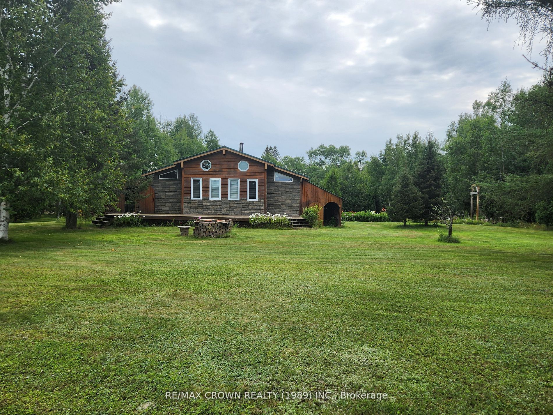 151 Earls Lake Road, Papineau-Cameron, ON P0H 1V0 photo 3