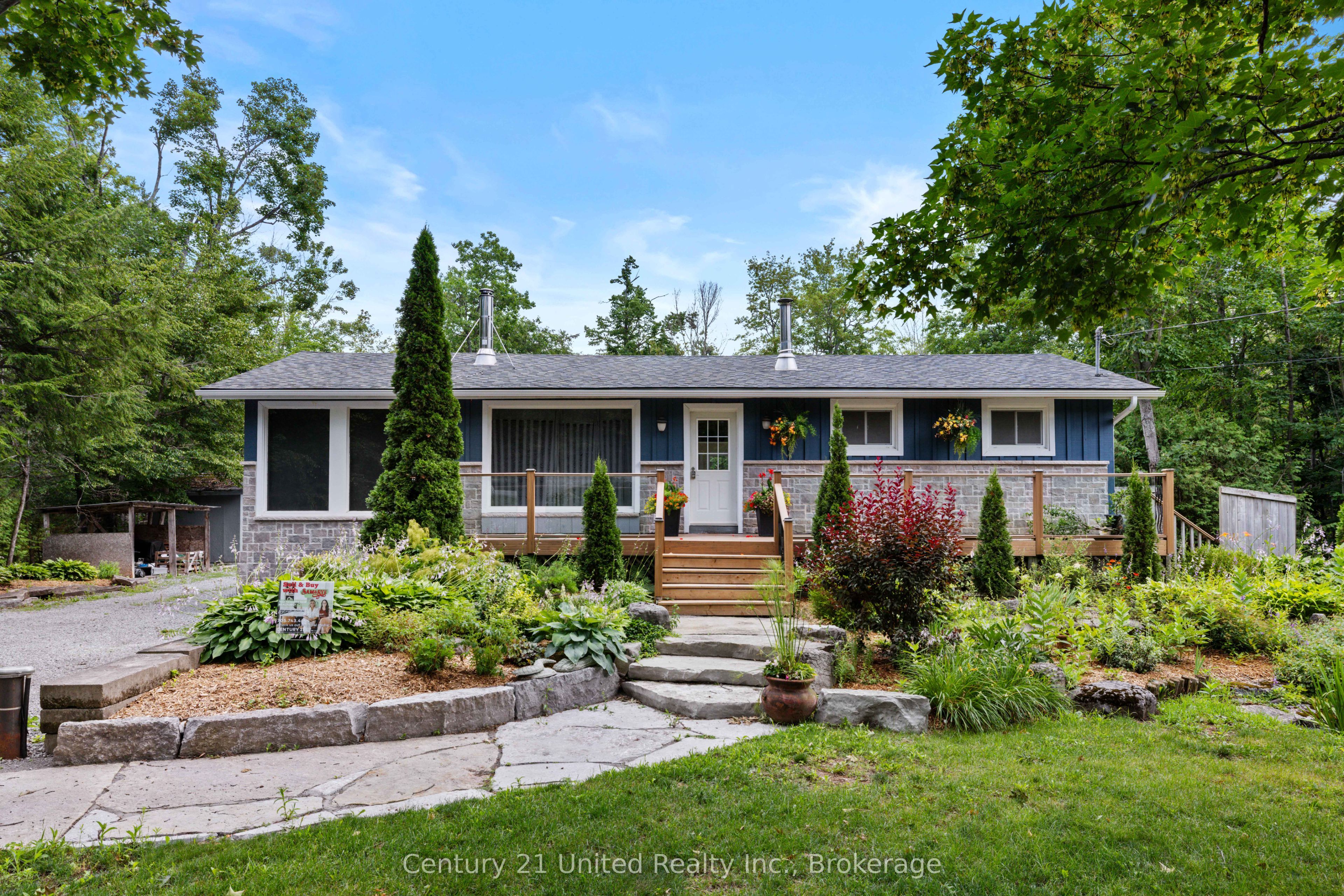 25 Sugarbush Boulevard, Trent Lakes, ON K0L 1J0 photo 2