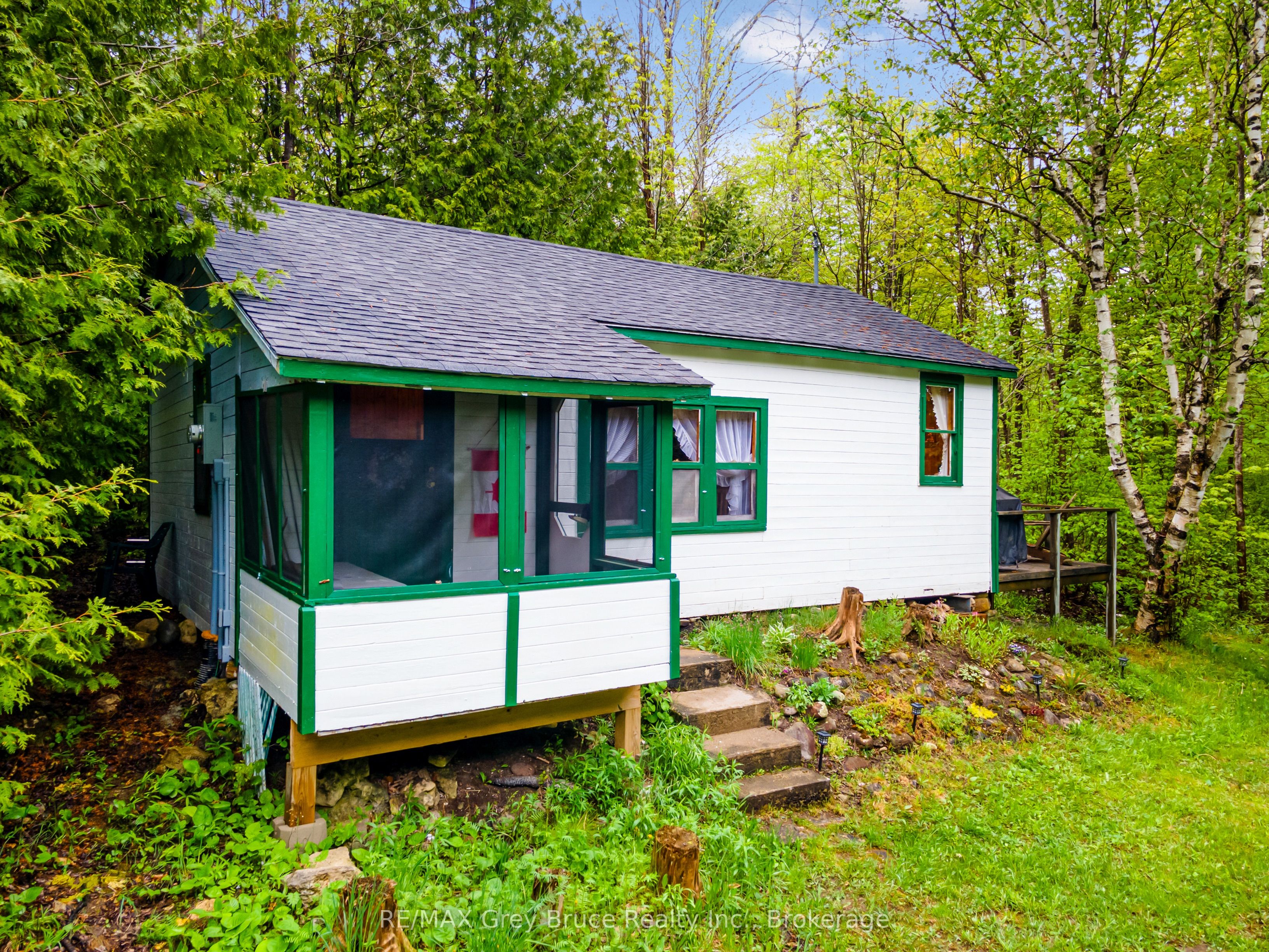 6726 Highway 6, Northern Bruce Peninsula, ON N0H 2R0 photo 2