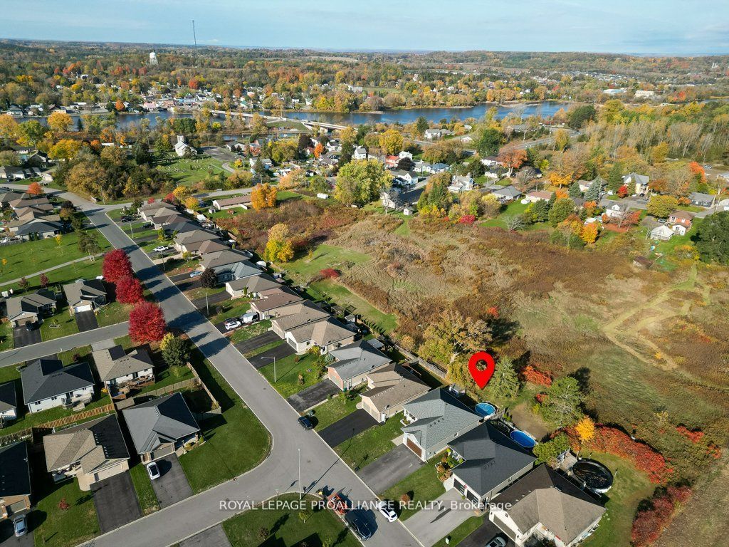 50 Stonegate Crescent, Quinte West, ON K0K 2C0 photo 3