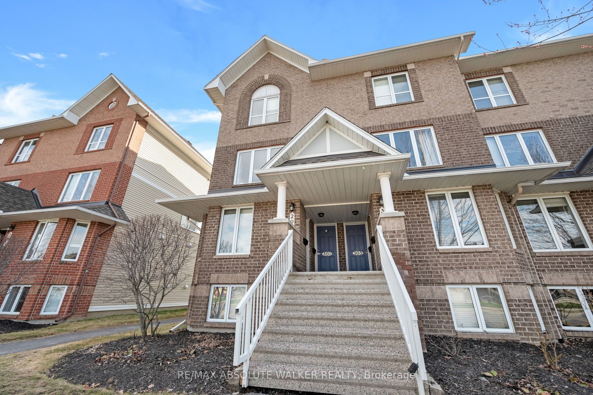 299 Aquaview Drive 8, Orleans - Cumberland and Area, ON K4A 0B6 photo 2