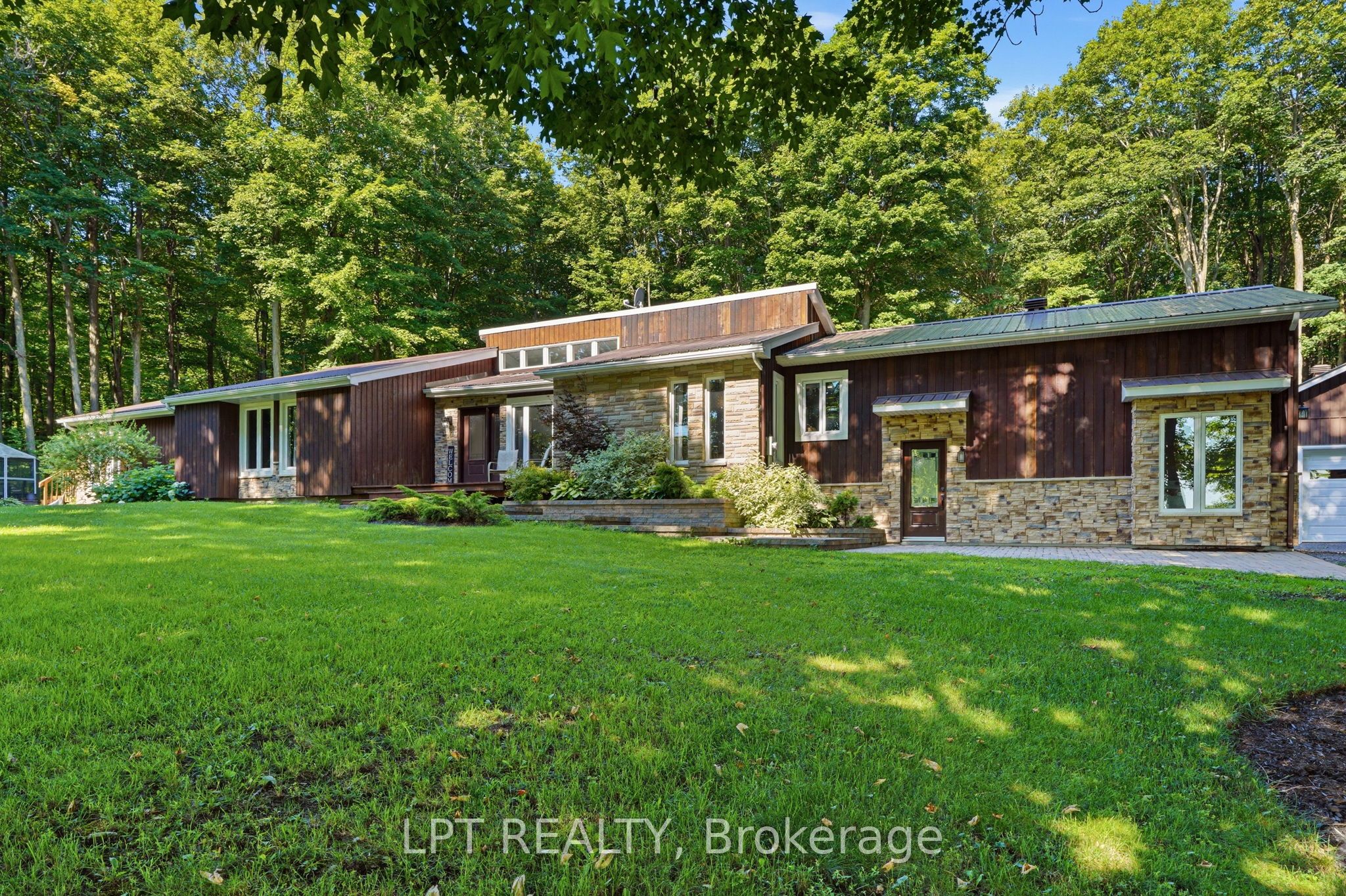 8180 Gibbs Road, East Hawkesbury, ON K0B 1M0