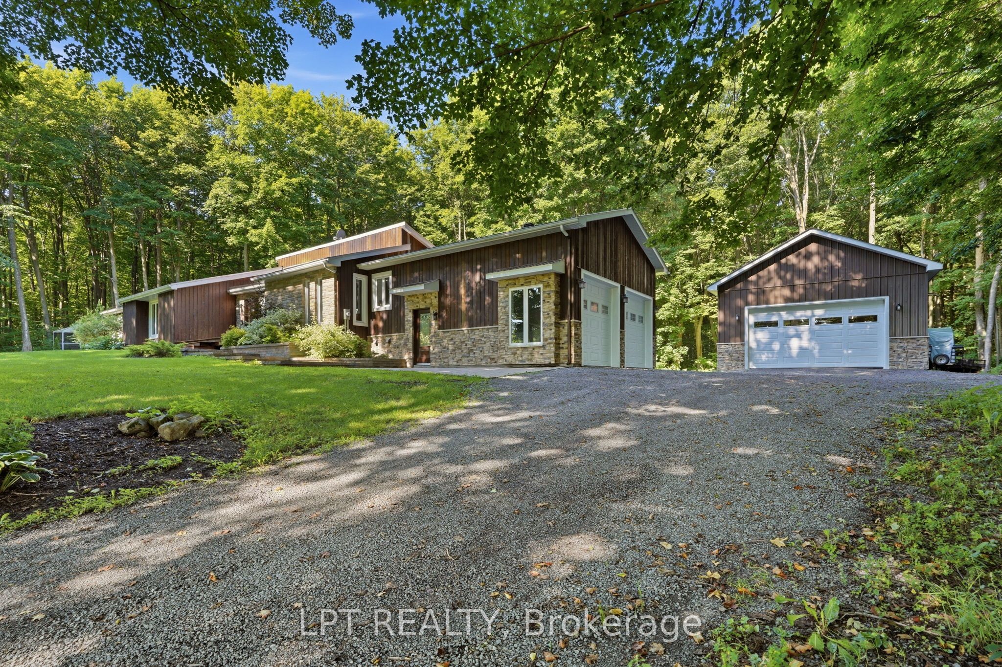 8180 Gibbs Road, East Hawkesbury, ON K0B 1M0 photo 3