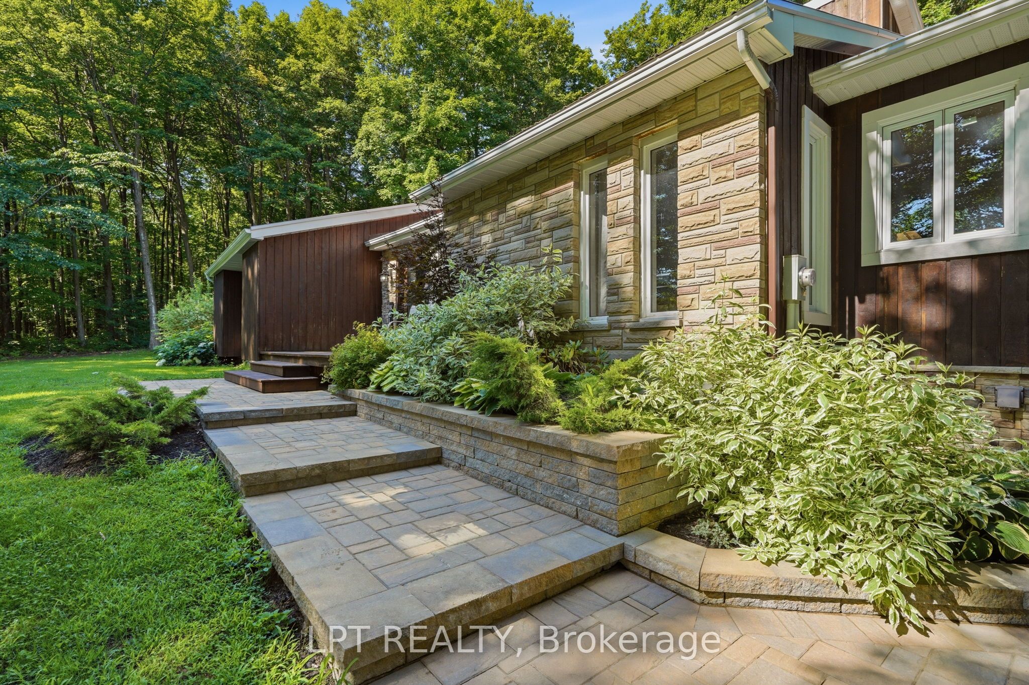 8180 Gibbs Road, East Hawkesbury, ON K0B 1M0 photo 4