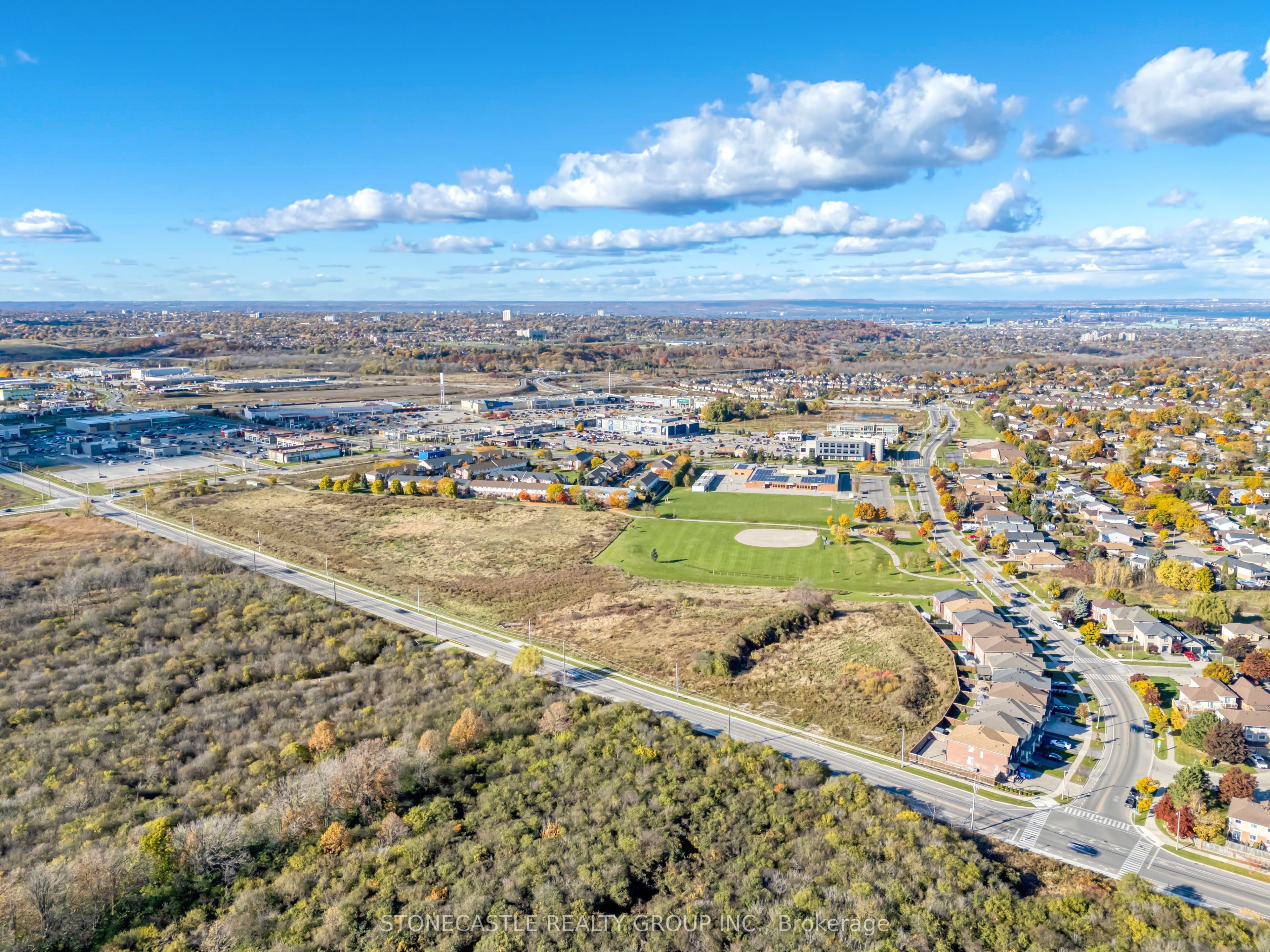390 Highland Road W, Hamilton, ON L8J 0J5 photo 2