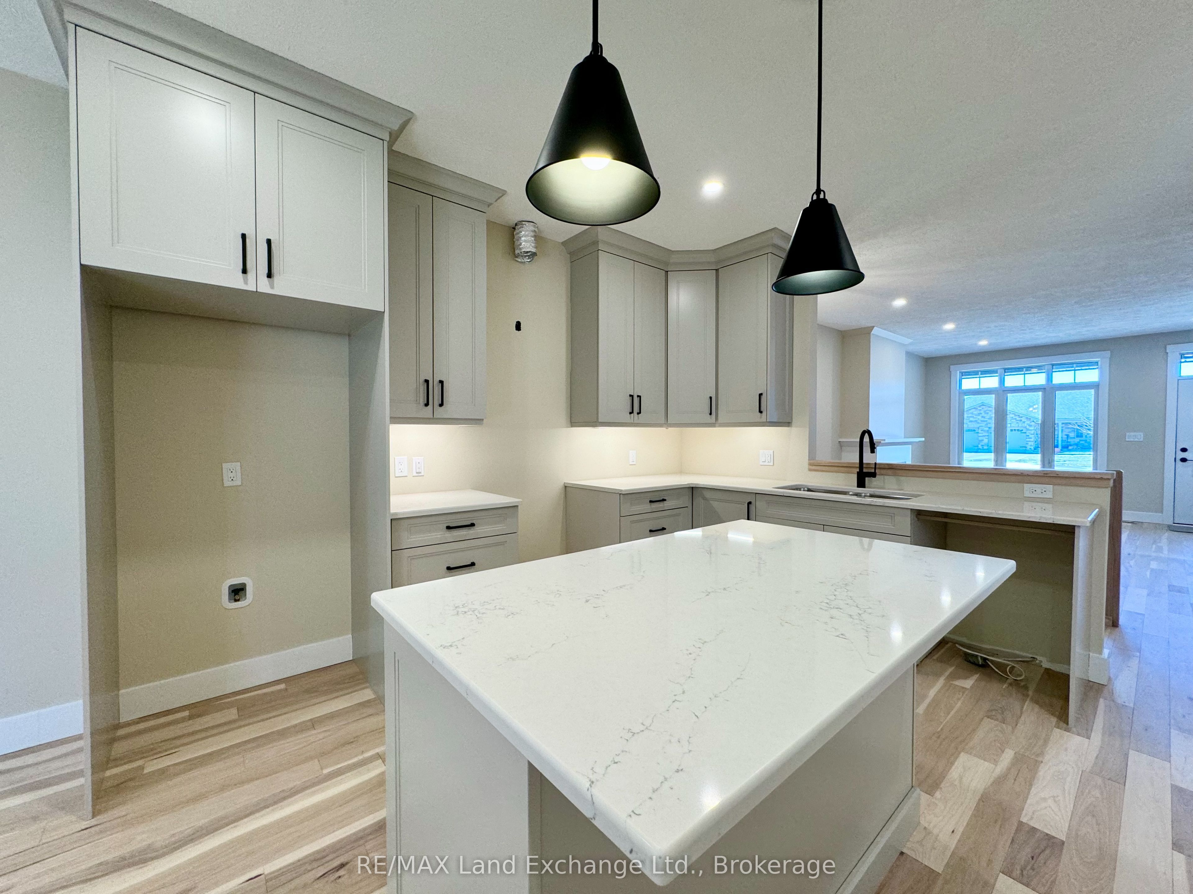 15 NYAH Court, Kincardine, ON N0G 2T0 photo 2