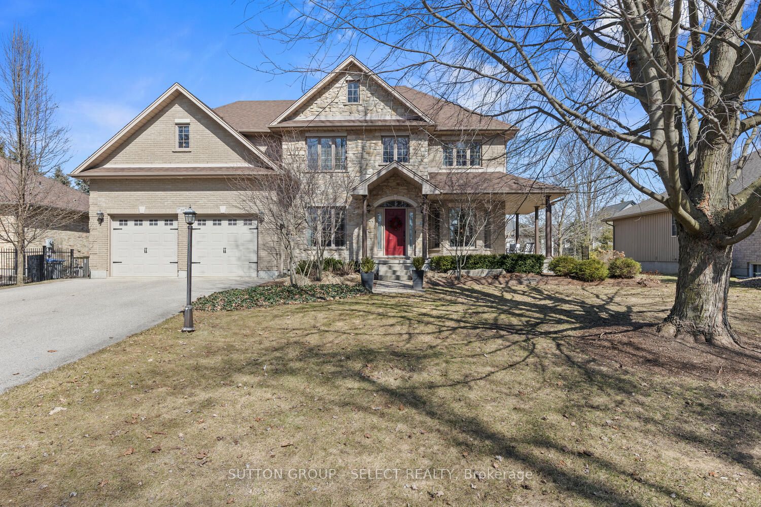 2610 Emerson Street, Strathroy-Caradoc, ON N0L 1W0