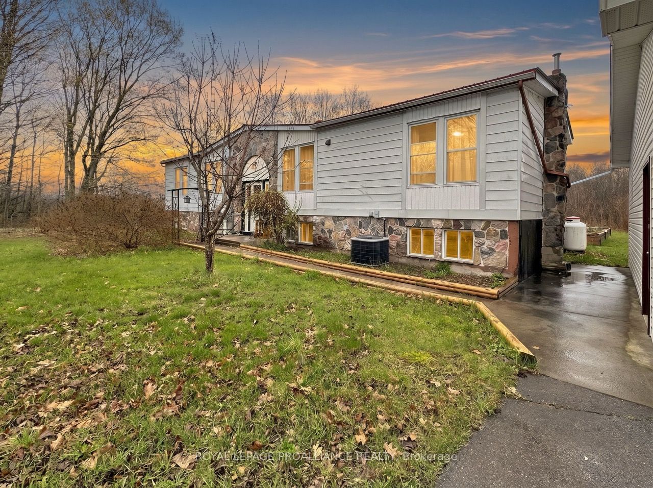 19656 Loyalist Parkway, Prince Edward County, ON K0K 1T0 photo 4