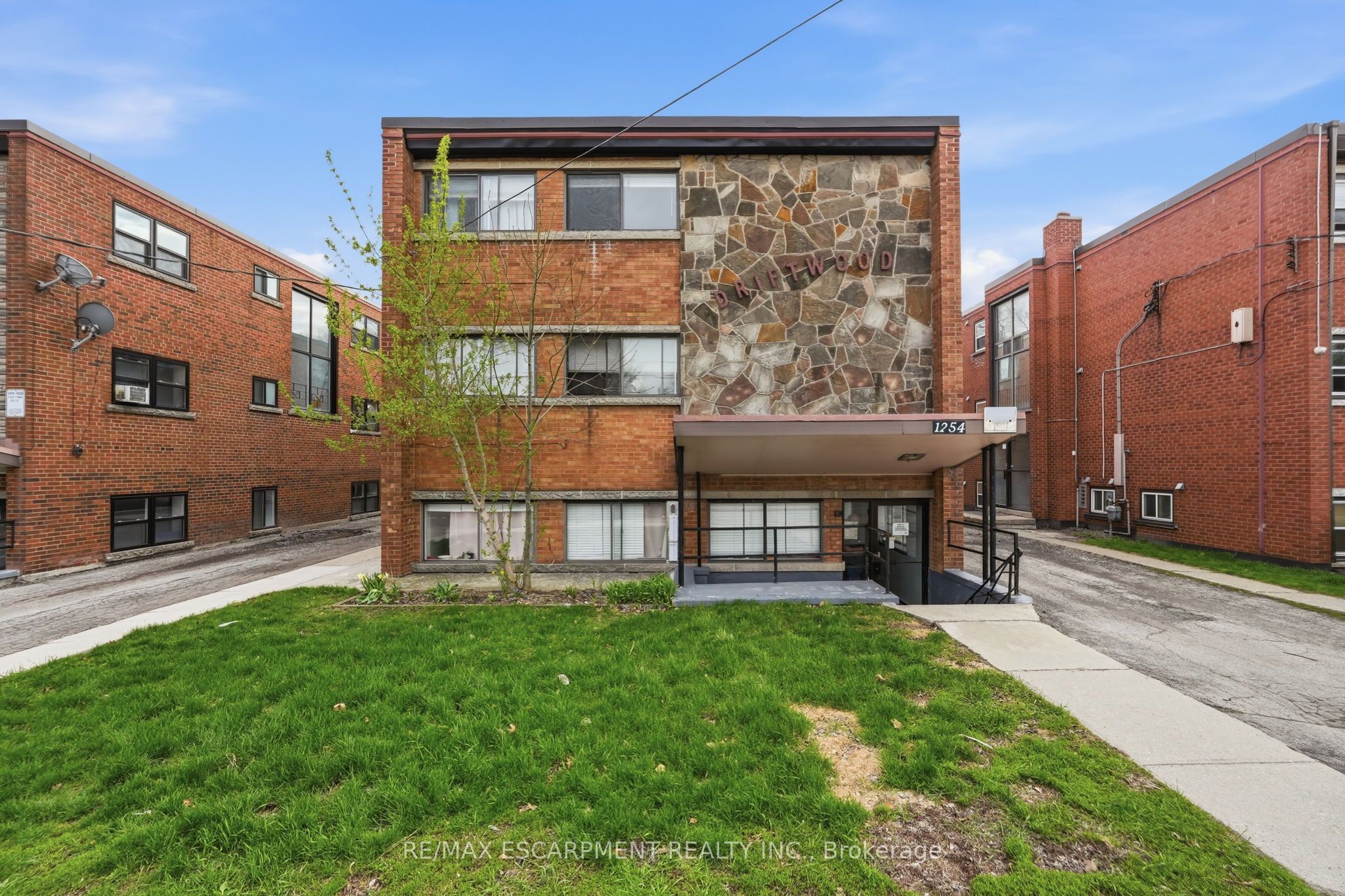 1254 Fennell Avenue E, Hamilton, ON L8T 1T4