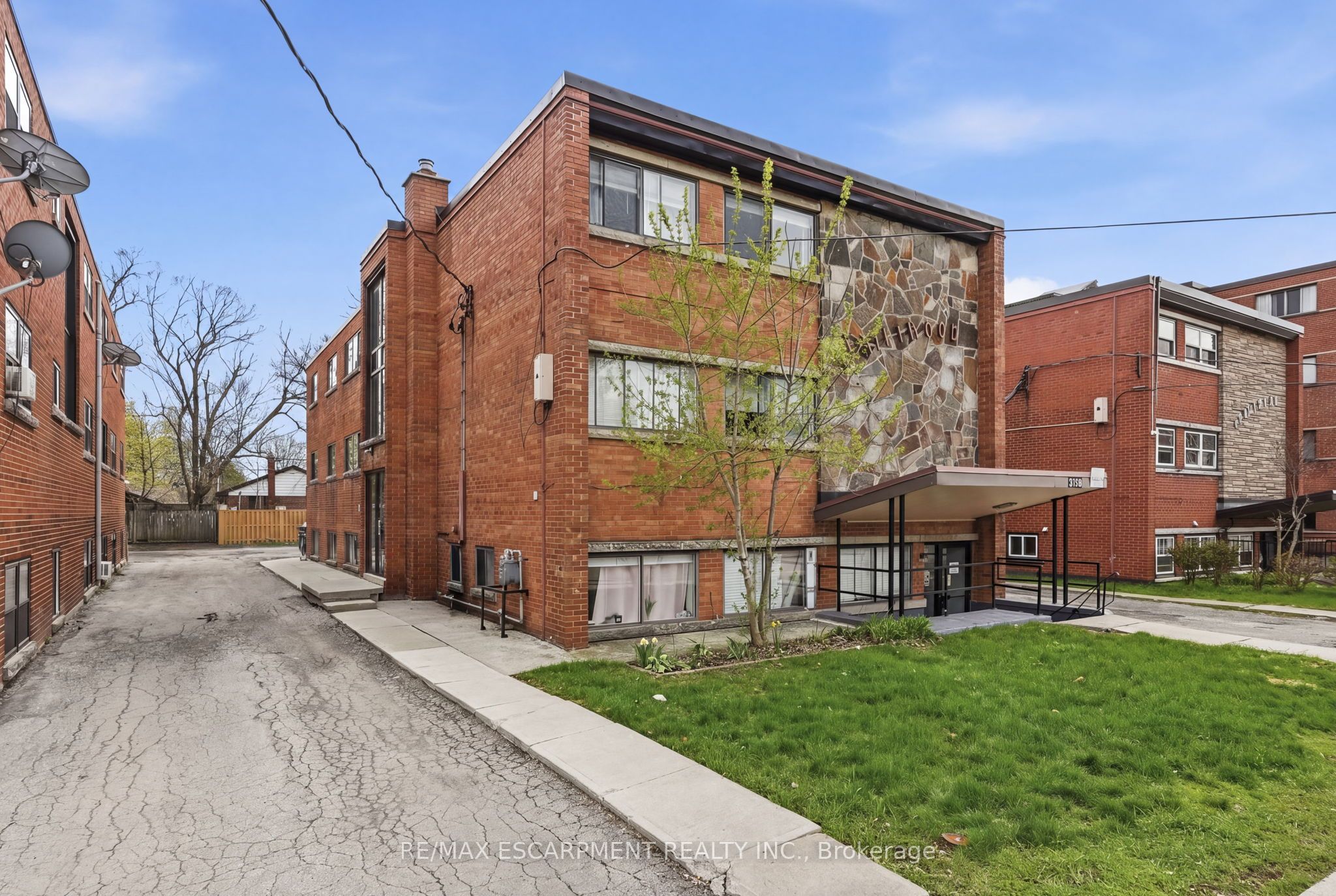 1254 Fennell Avenue E, Hamilton, ON L8T 1T4 photo 4