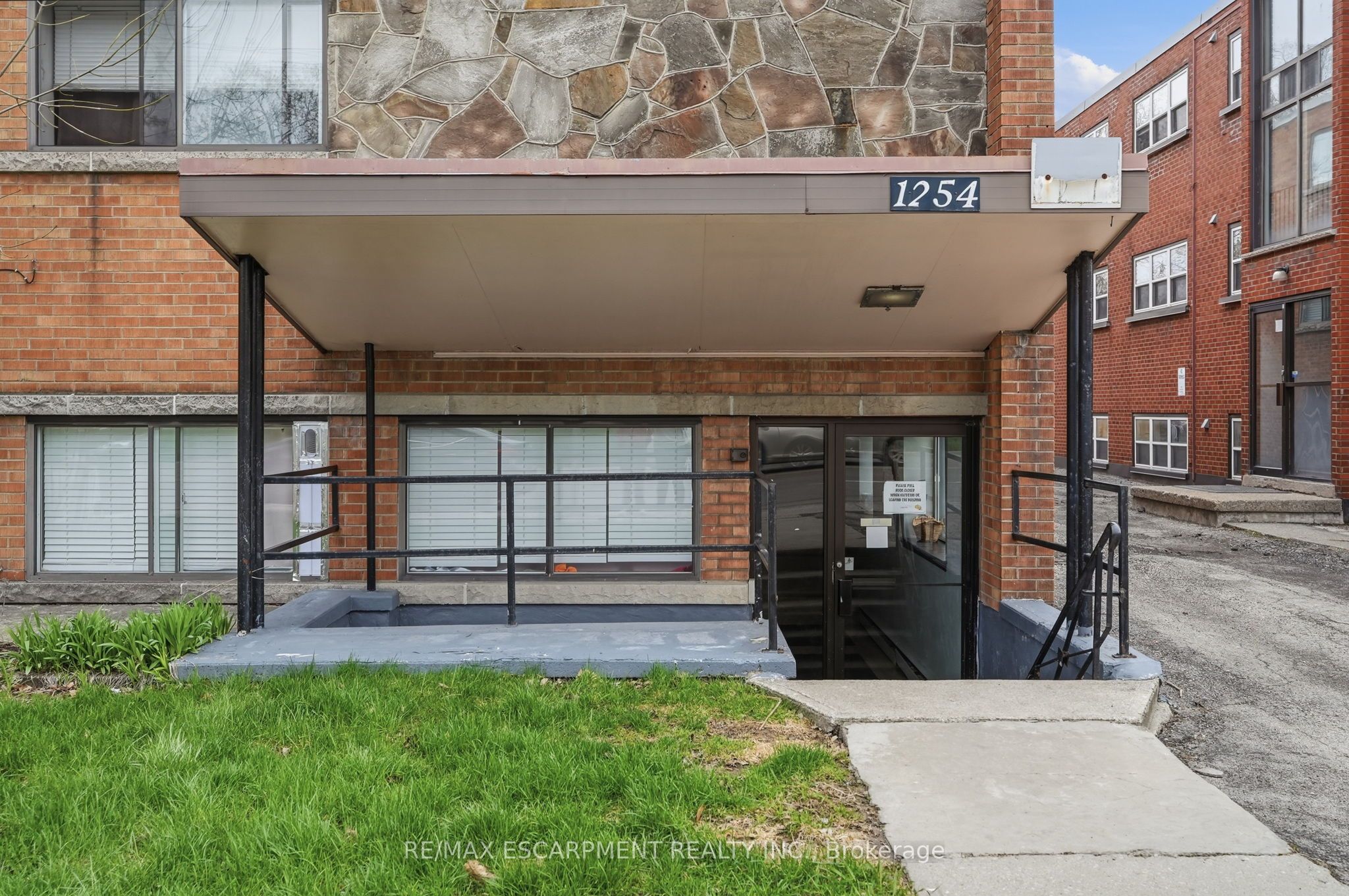 1254 Fennell Avenue E, Hamilton, ON L8T 1T4 photo 5