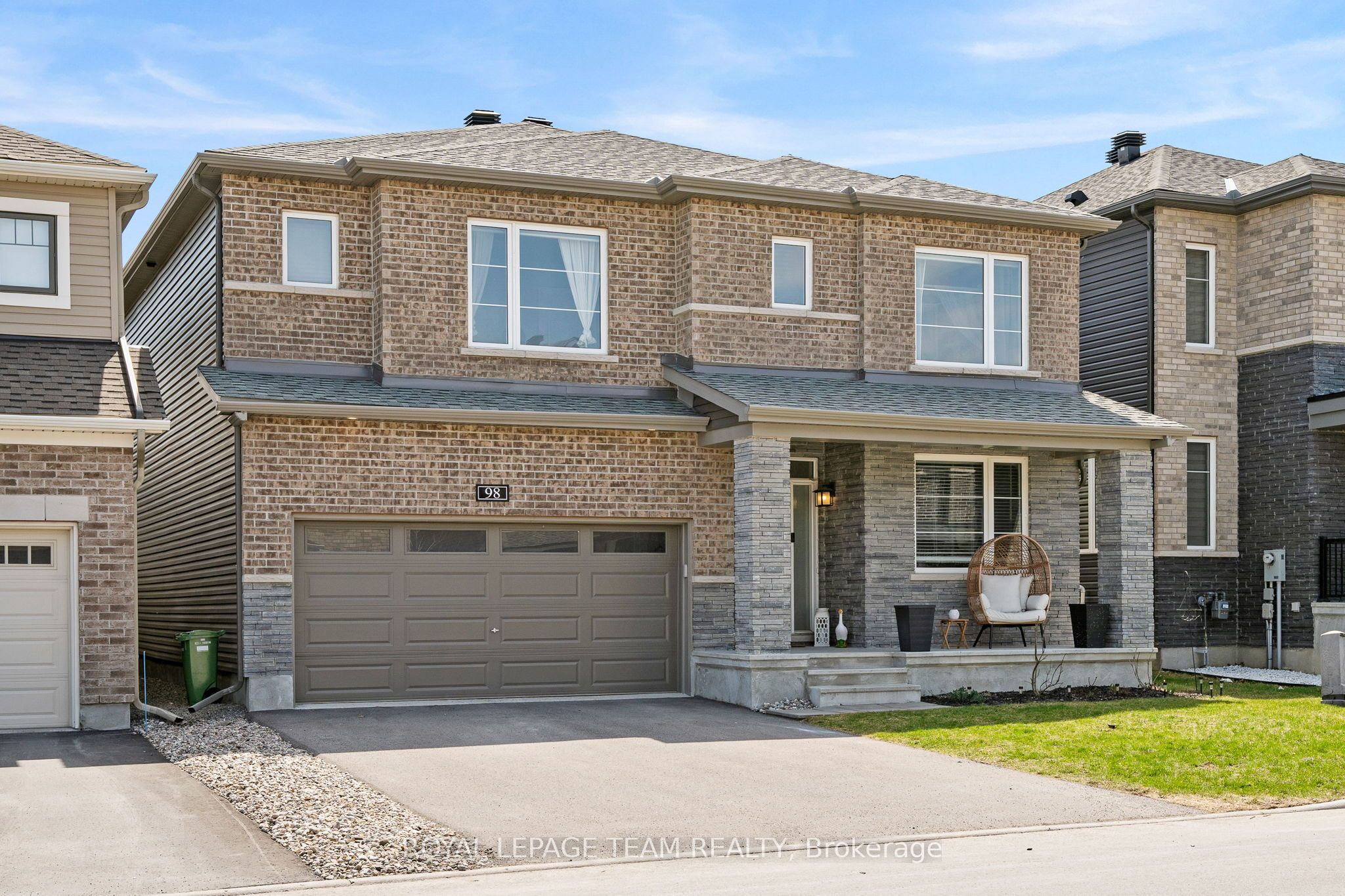 98 RALPH ERFLE Way, Barrhaven, ON K2J 6W2 photo 2