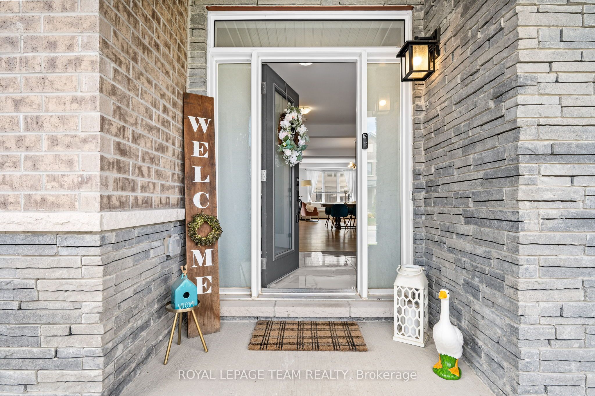 98 RALPH ERFLE Way, Barrhaven, ON K2J 6W2 photo 3