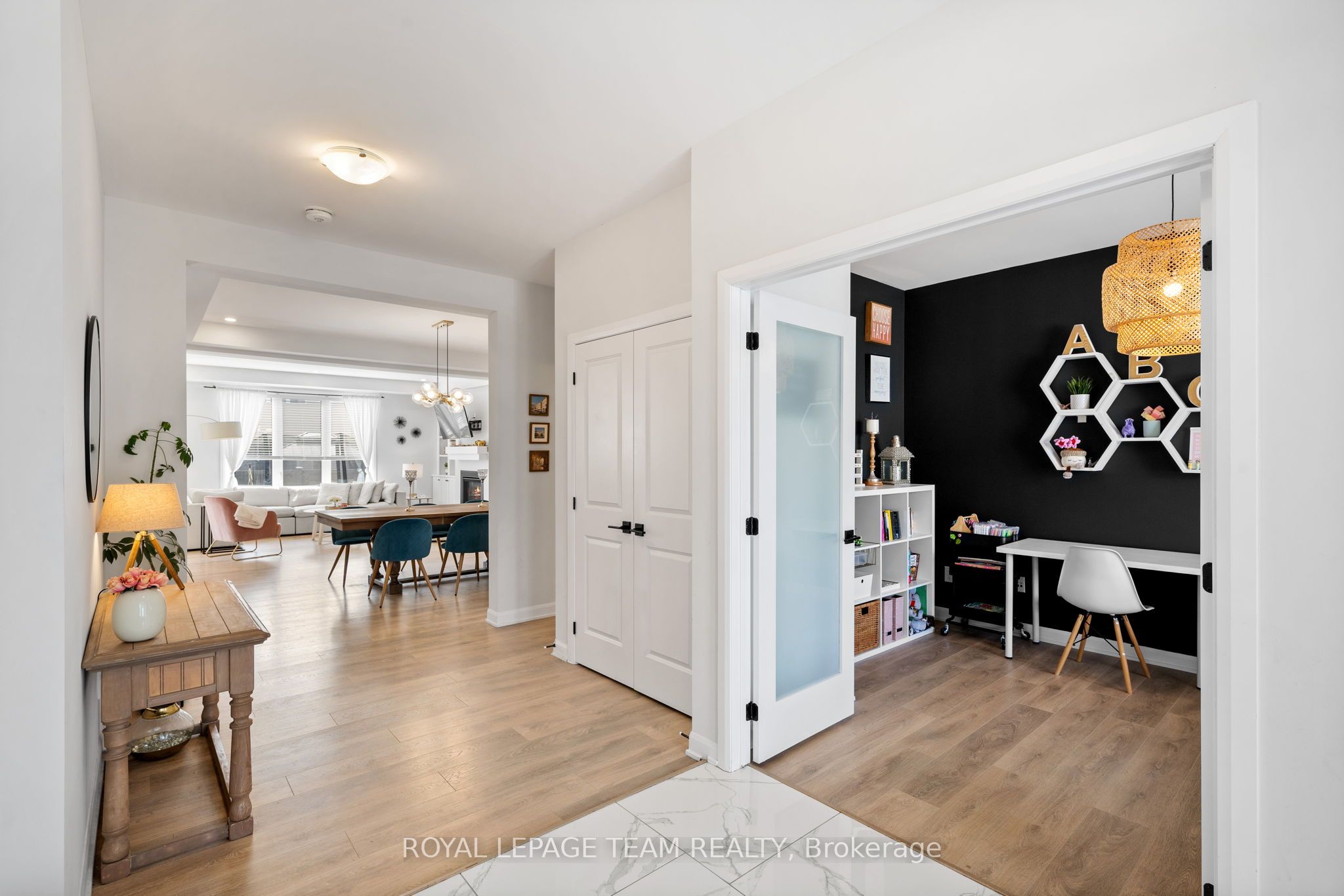 98 RALPH ERFLE Way, Barrhaven, ON K2J 6W2 photo 5