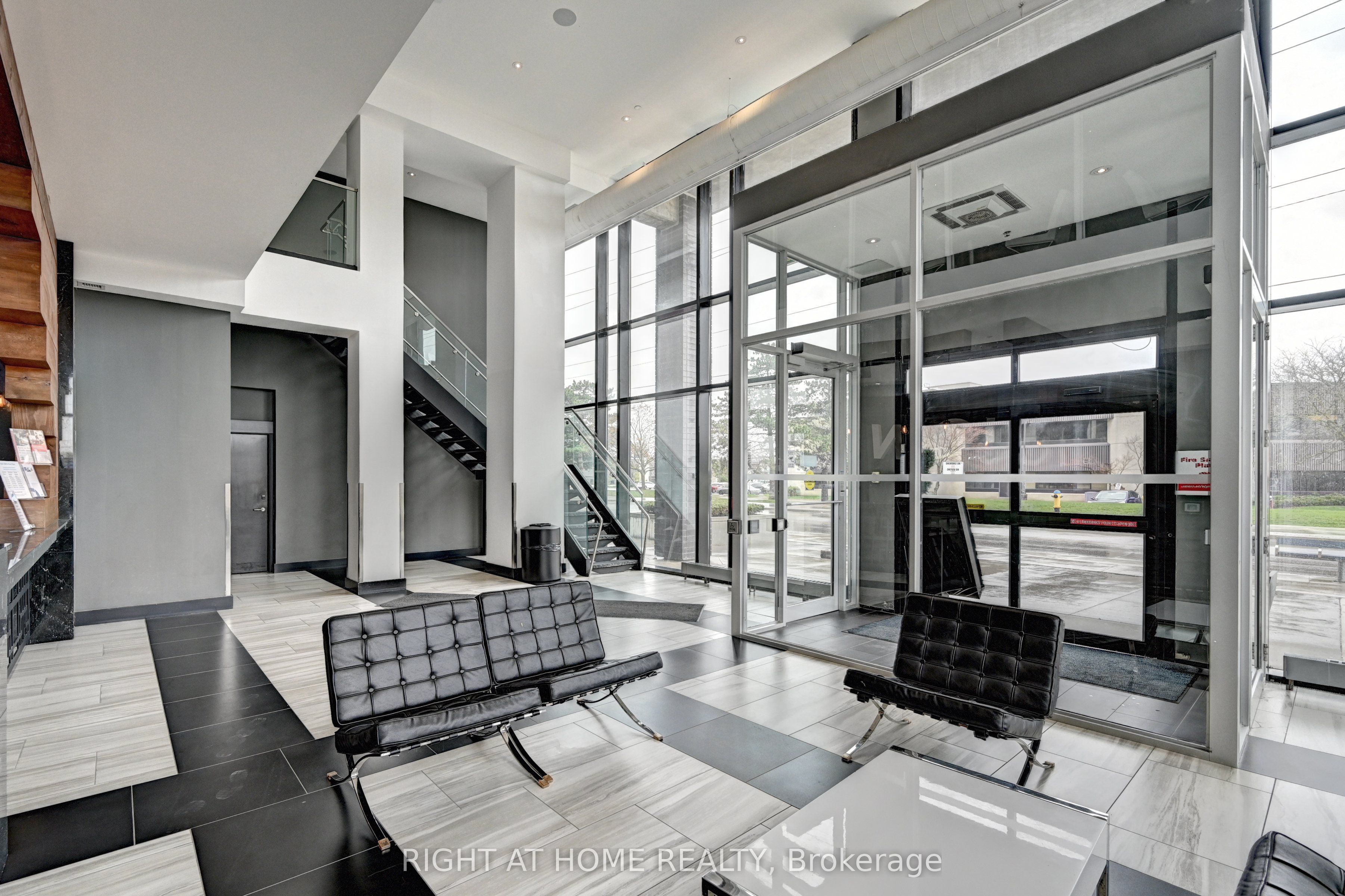 330 Phillip Street N2207, Waterloo, ON N2L 3W9 photo 5