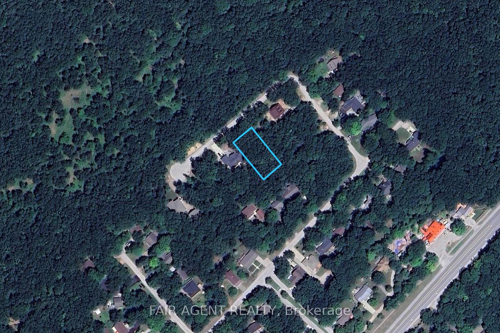 10267 Daniel Avenue, Lambton Shores, ON N0M 1T0