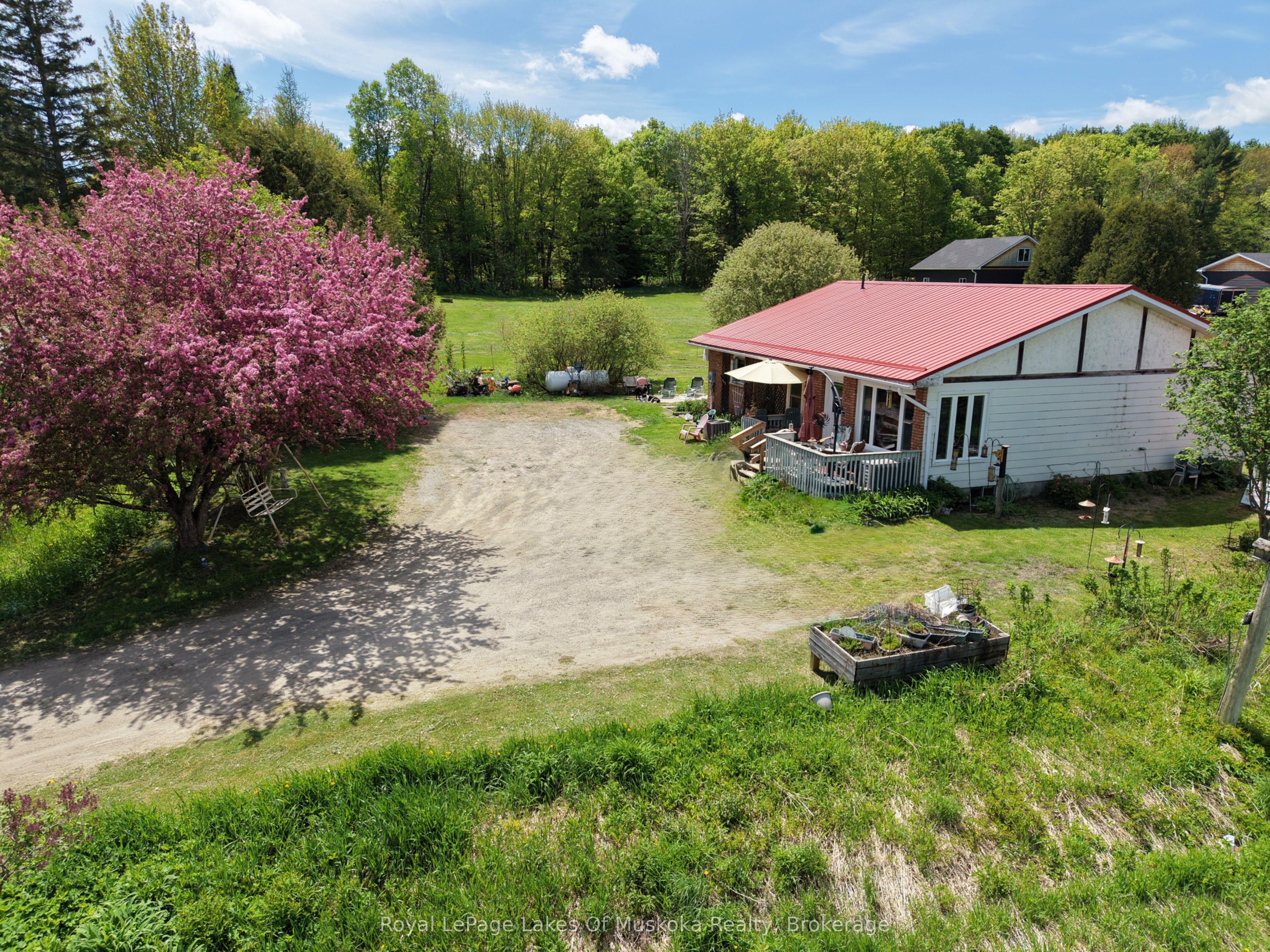 250 Stephenson Rd 12 W Road, Huntsville, ON P0B 1M0 photo 2
