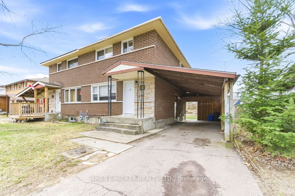51 Frontenac Crescent, Deep River, ON K0J 1P0
