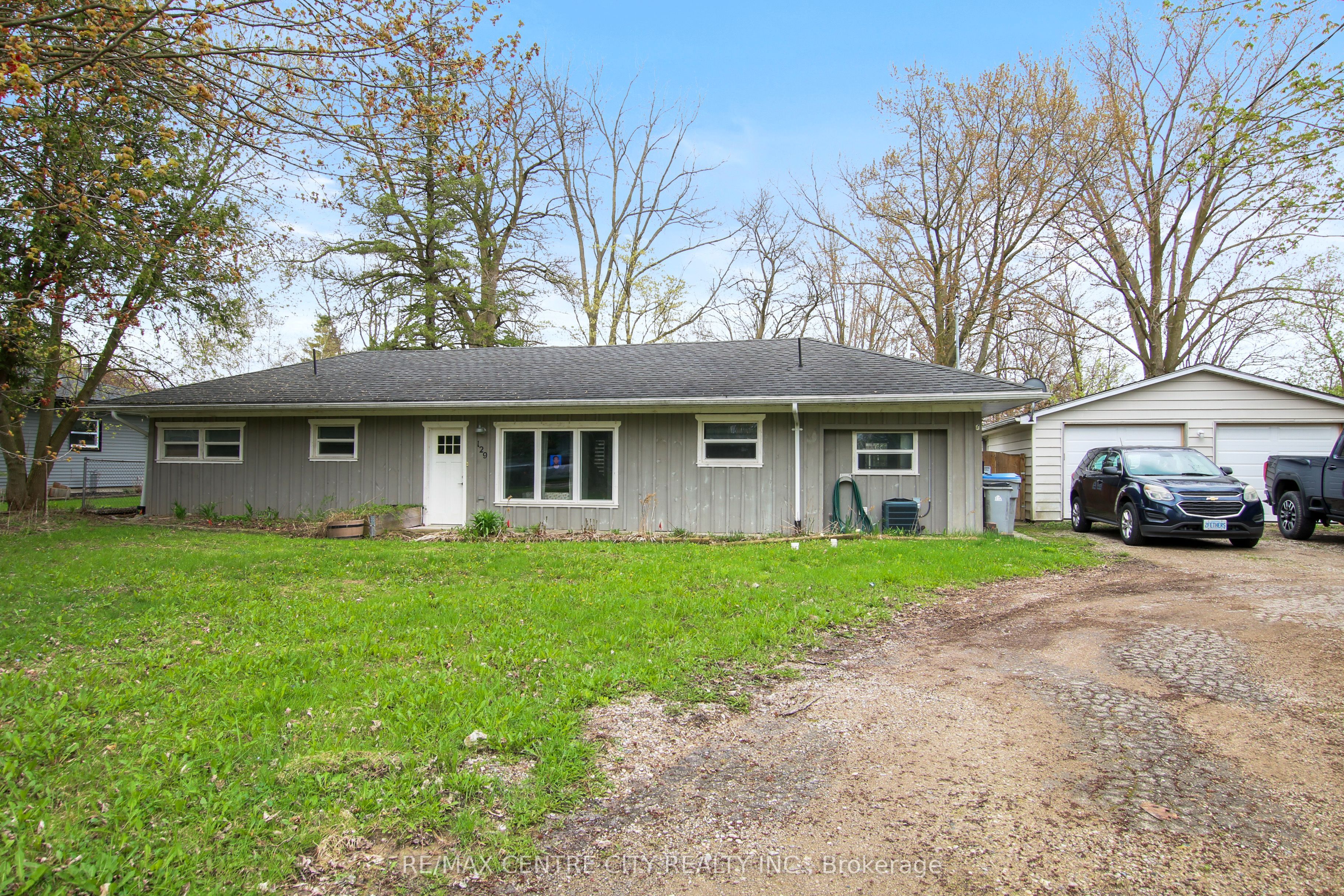 129 Duchess Avenue, Lucan Biddulph, ON N0M 2J0