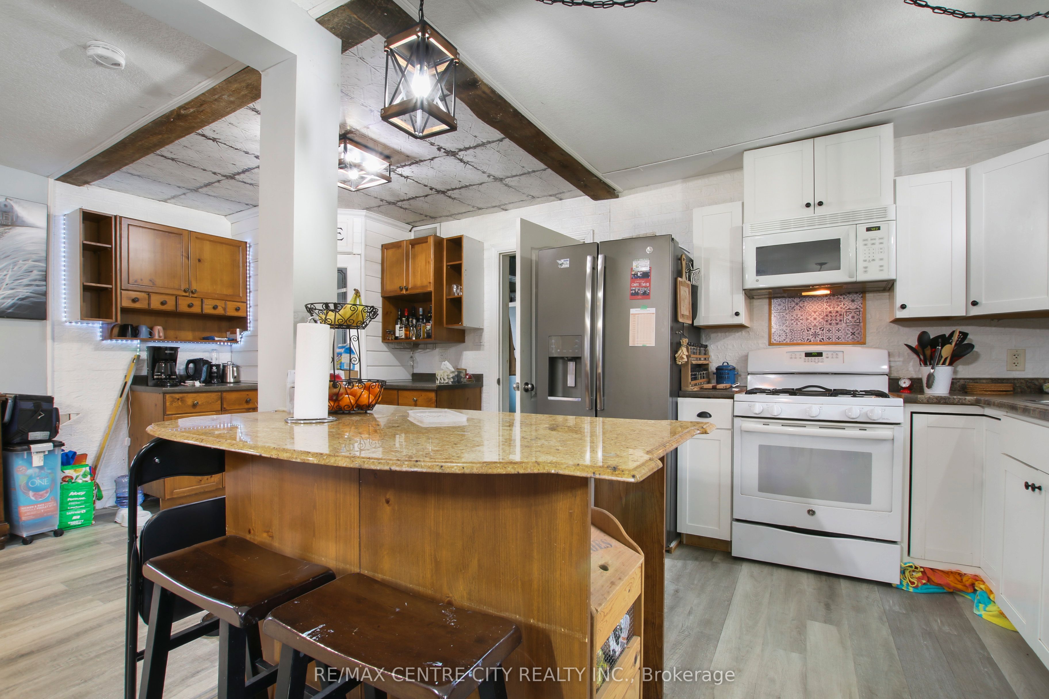 129 Duchess Avenue, Lucan Biddulph, ON N0M 2J0 photo 3