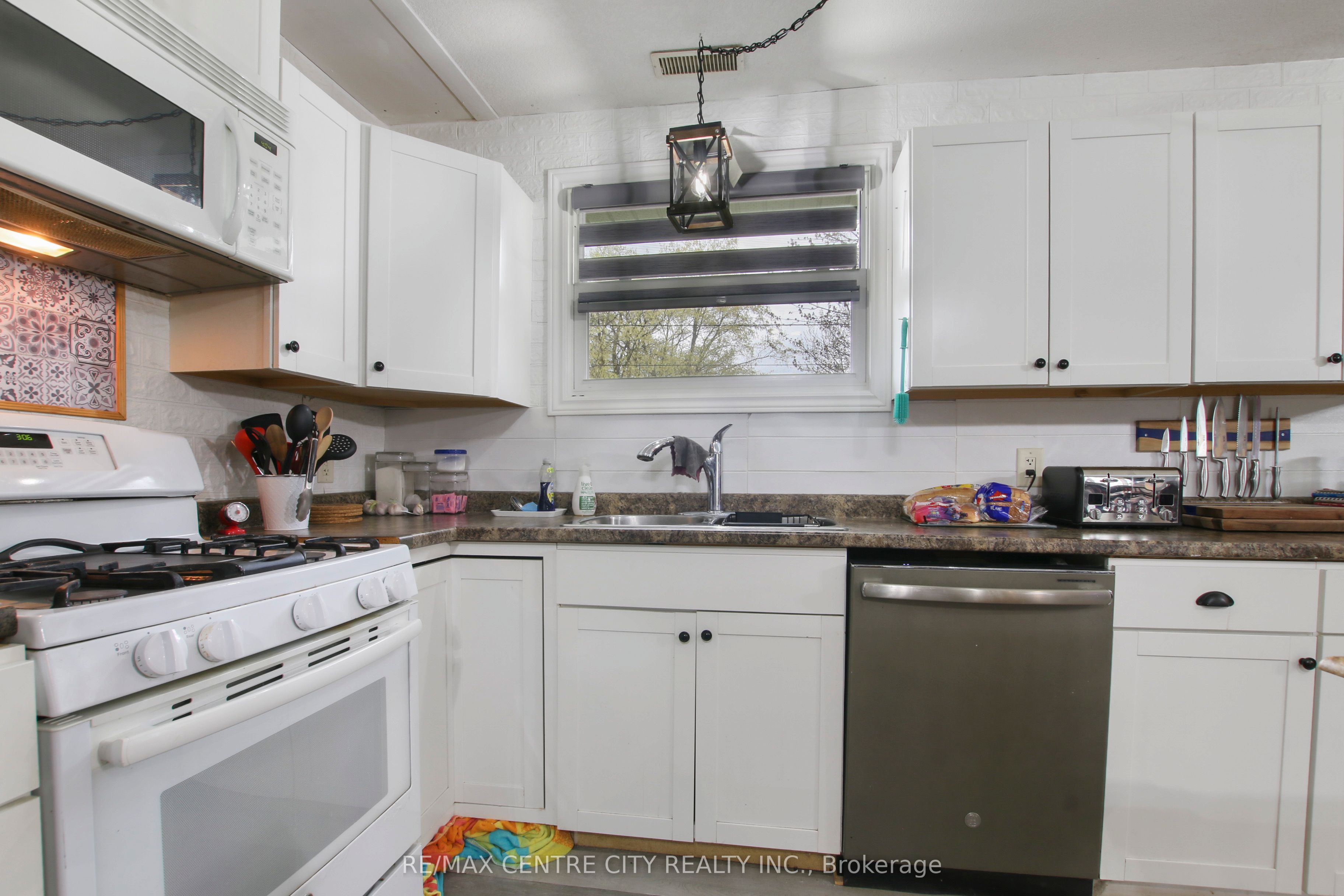 129 Duchess Avenue, Lucan Biddulph, ON N0M 2J0 photo 4