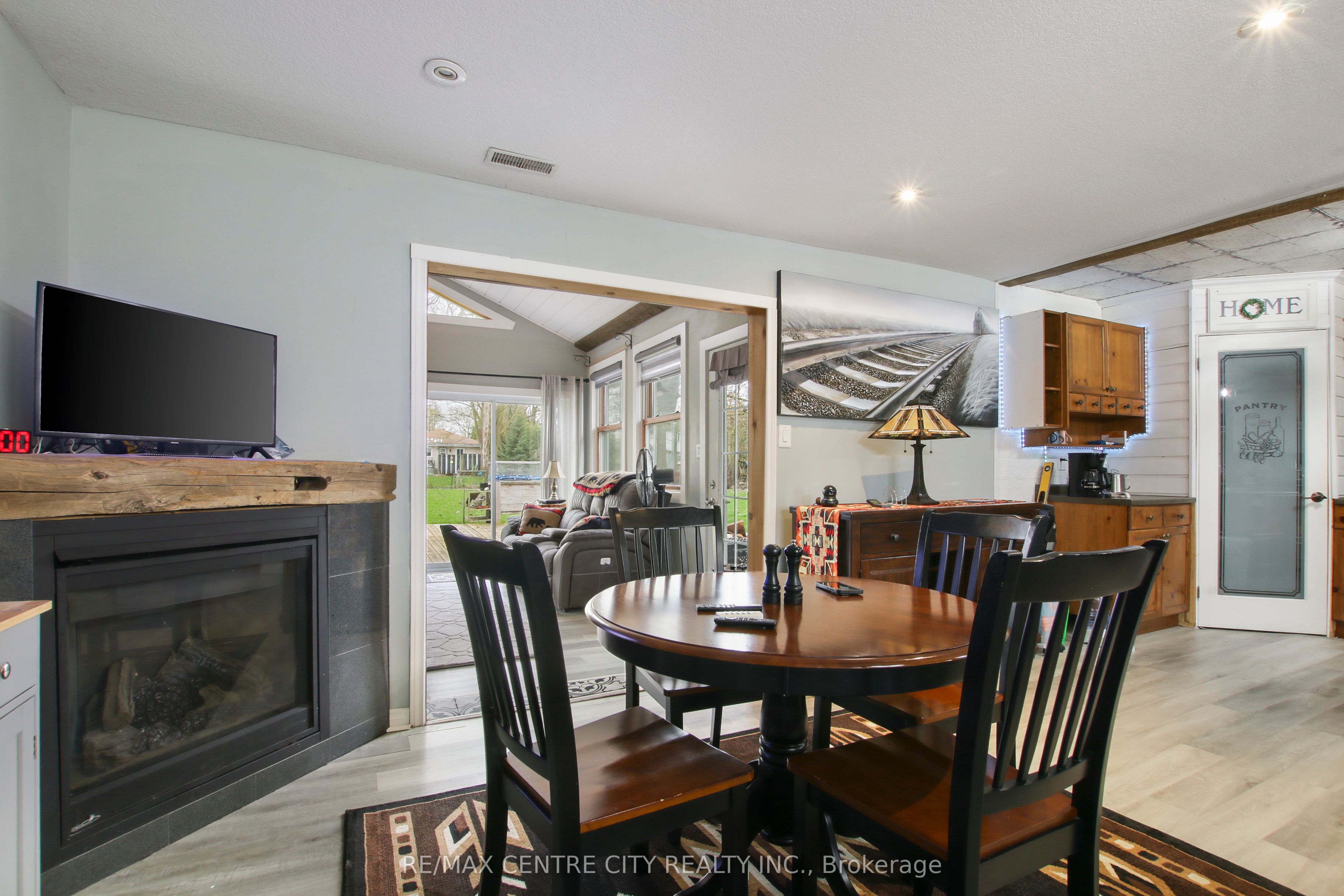 129 Duchess Avenue, Lucan Biddulph, ON N0M 2J0 photo 5