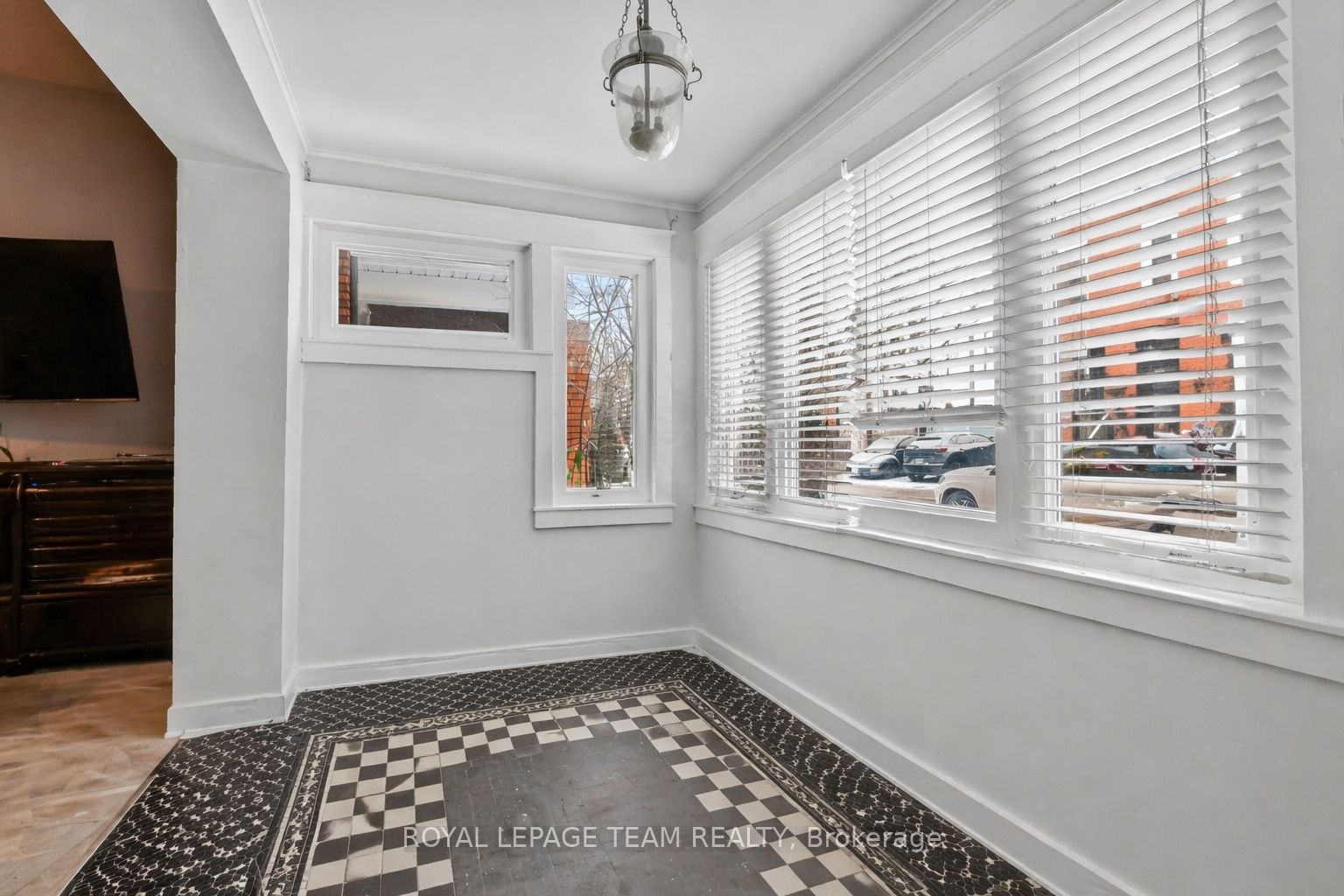 12 Lewis Street, Ottawa Centre, ON K2P 0S3 photo 3