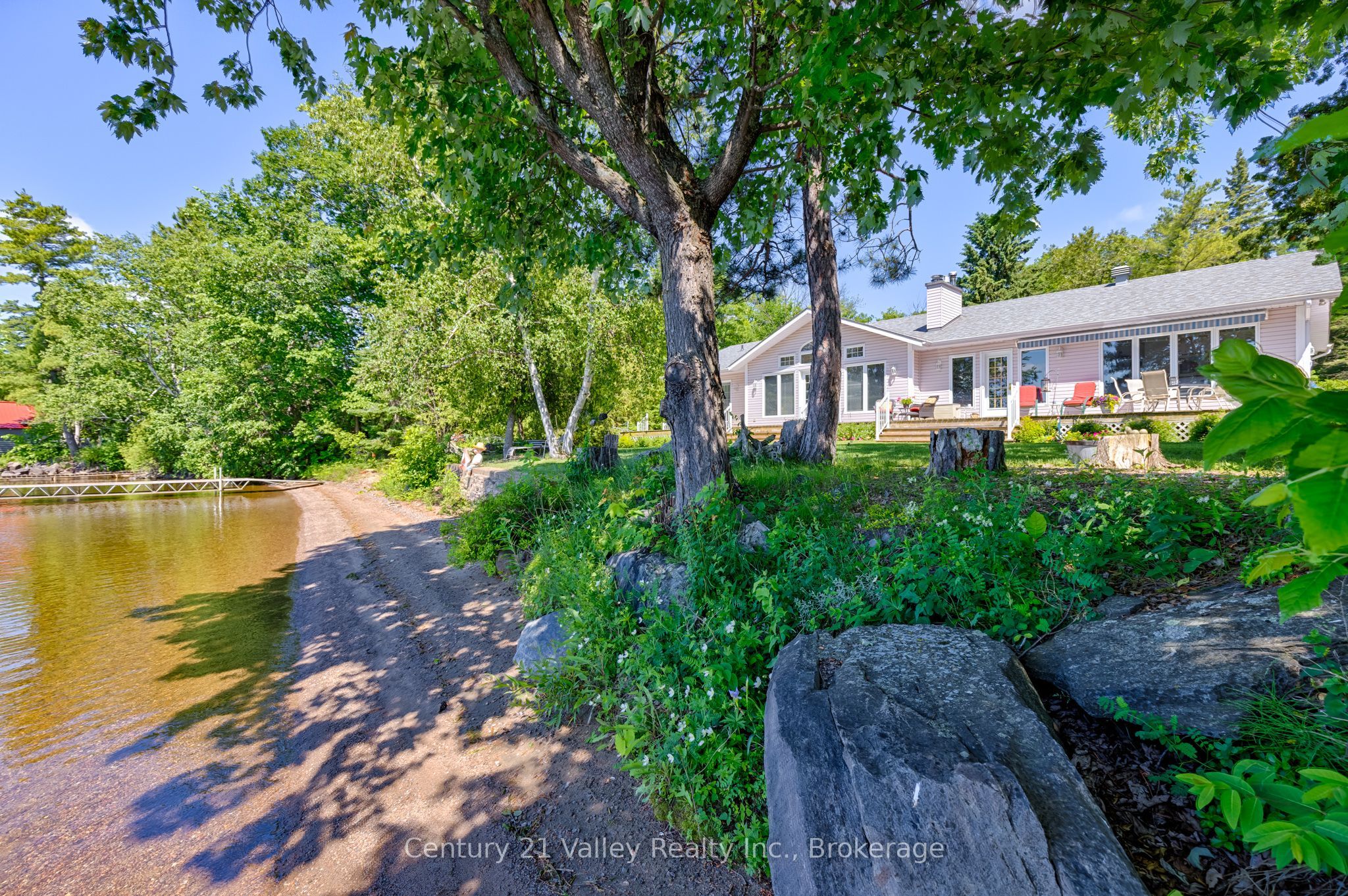 5377 Calabogie Road, Greater Madawaska, ON K0J 1H0