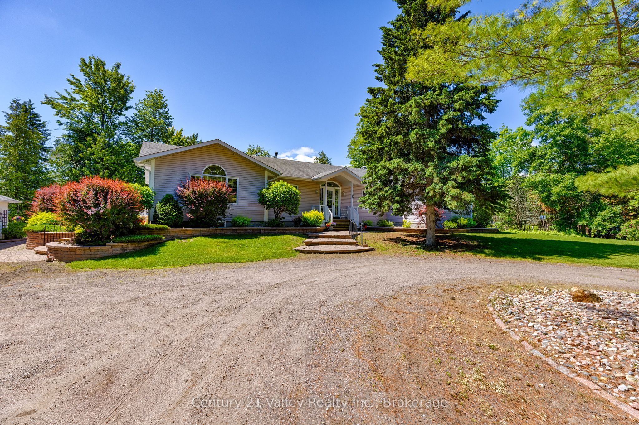 5377 Calabogie Road, Greater Madawaska, ON K0J 1H0 photo 4