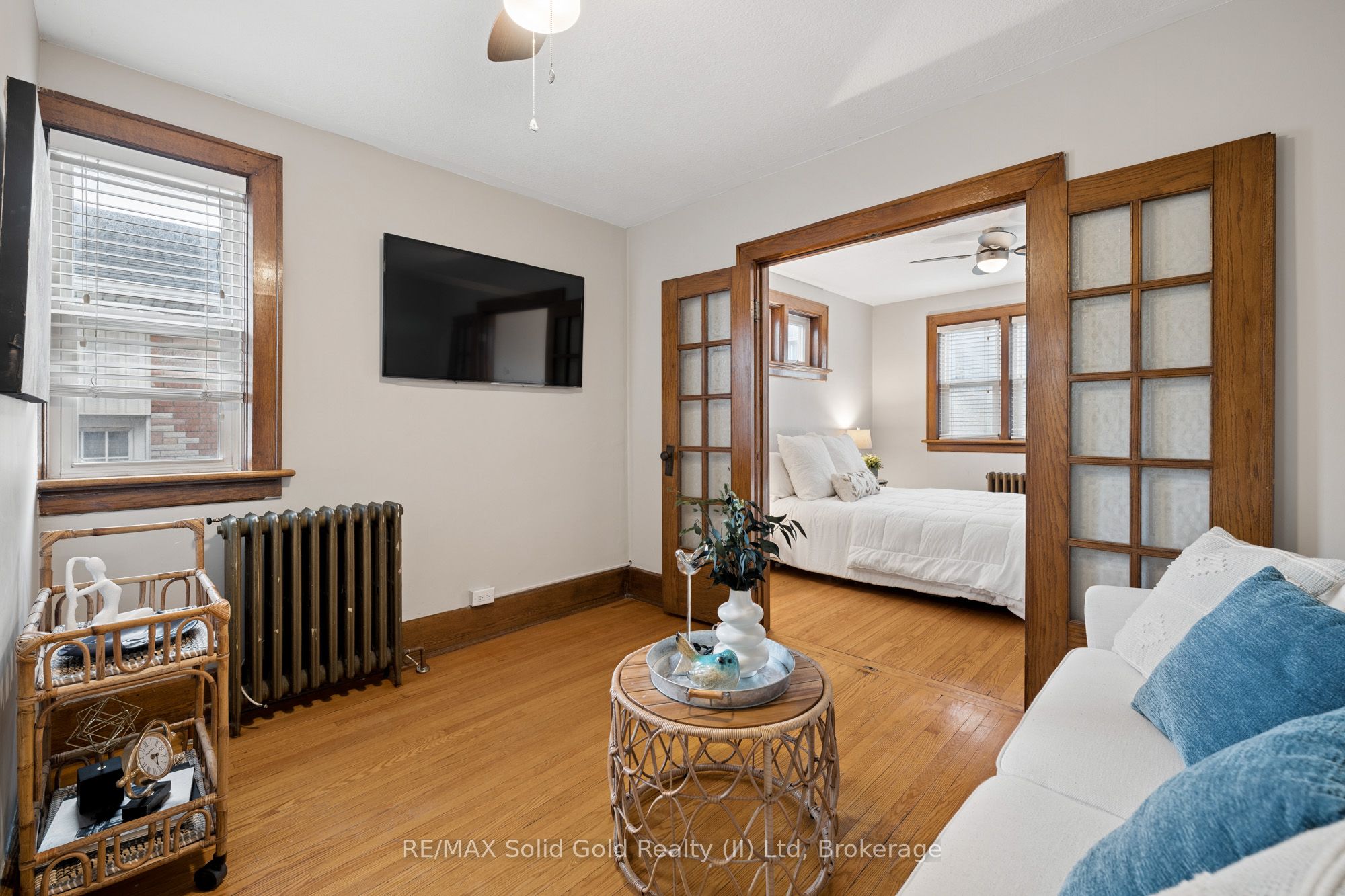 22 Dellroy Avenue, Kitchener, ON N2A 2S1 photo 2