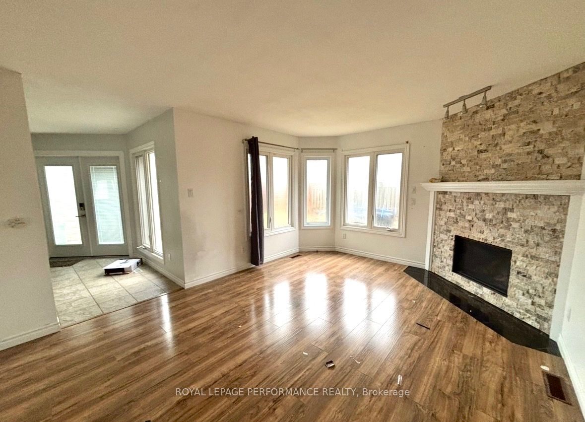 123 Napoleon Court, London East, ON N5V 4B2