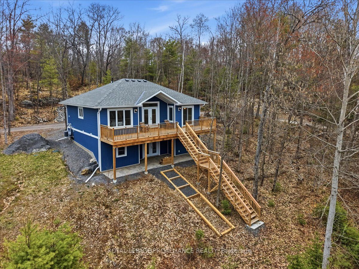 530 Addington Rd 5, Addington Highlands, ON K0H 1K0