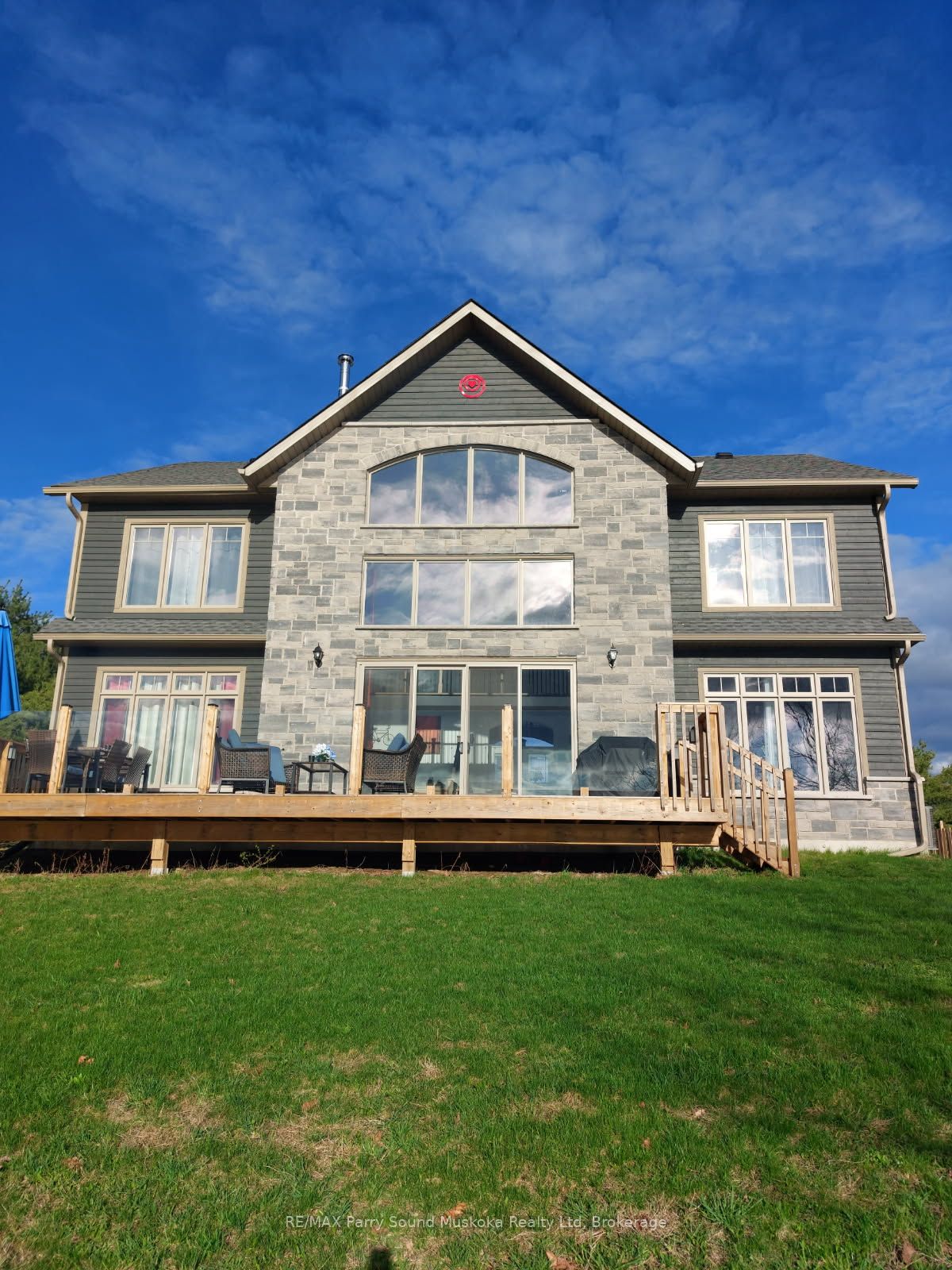730 124 Highway, McKellar, ON P0G 1C0 photo 2