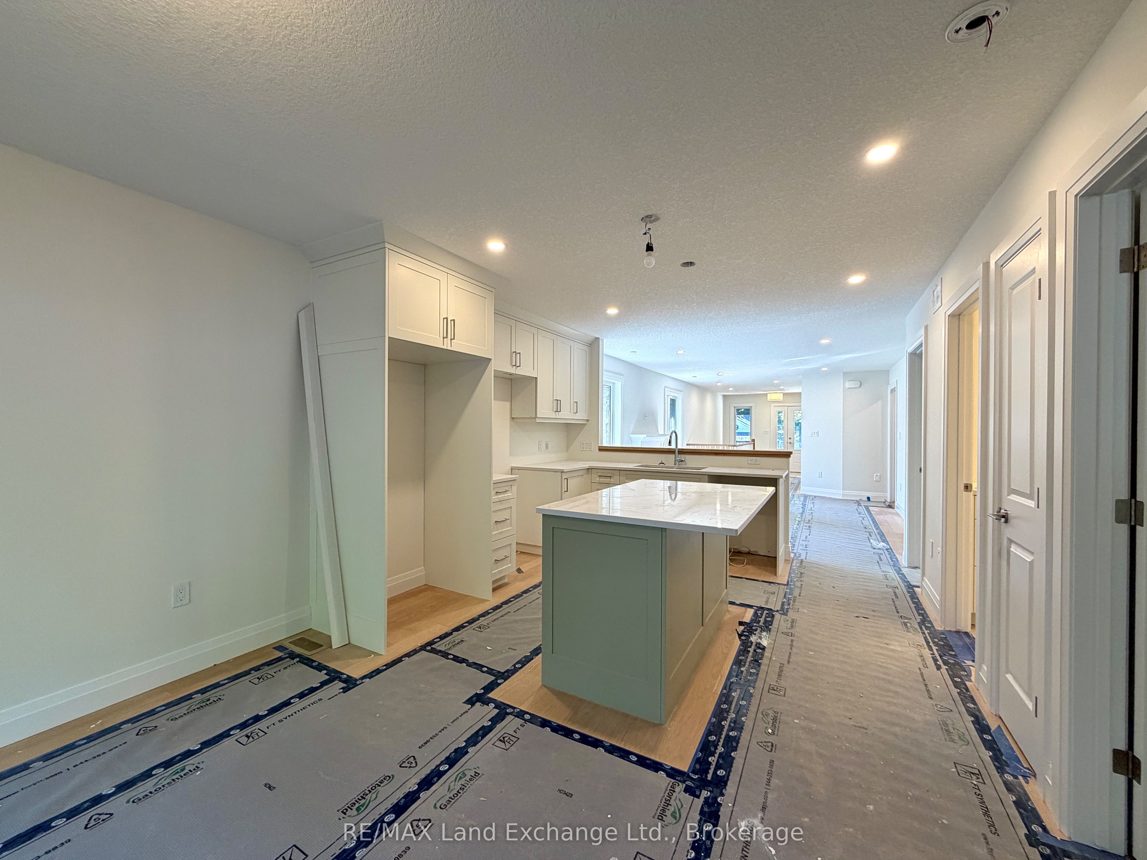 615 Hilker Street, Saugeen Shores, ON N0H 2C4 photo 2